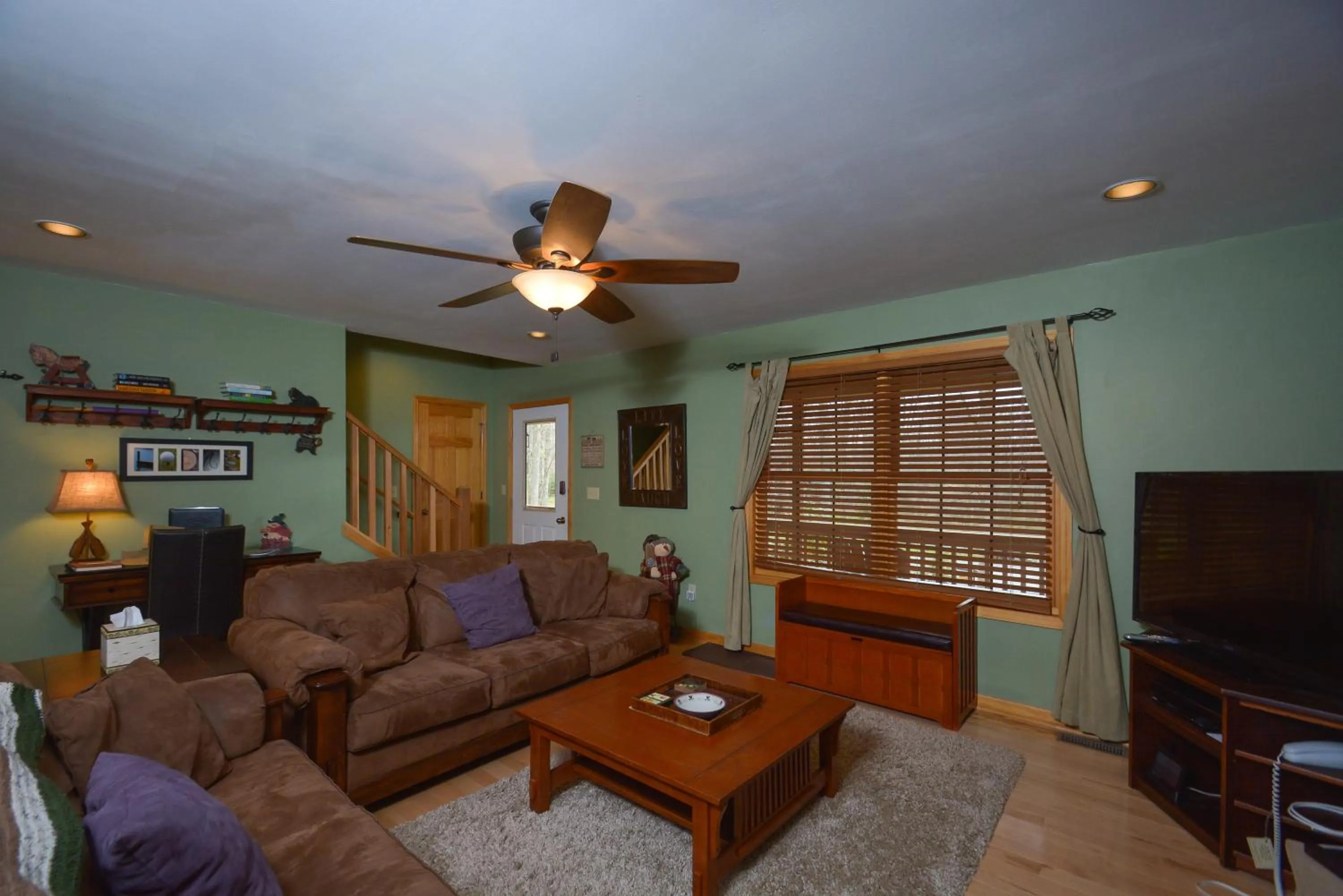 Property building in Sparkys Lodge