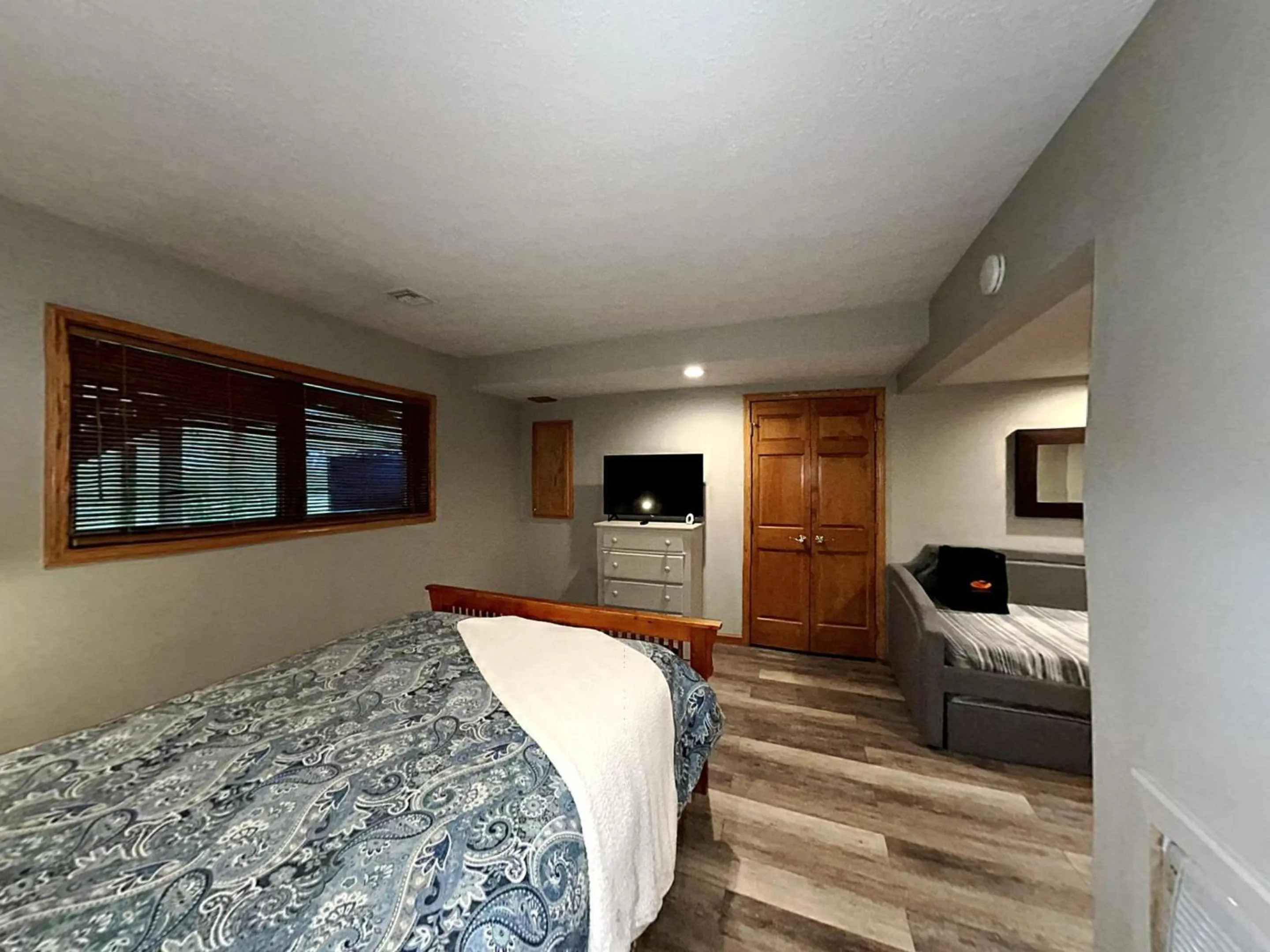 Bed in Picture Perfect