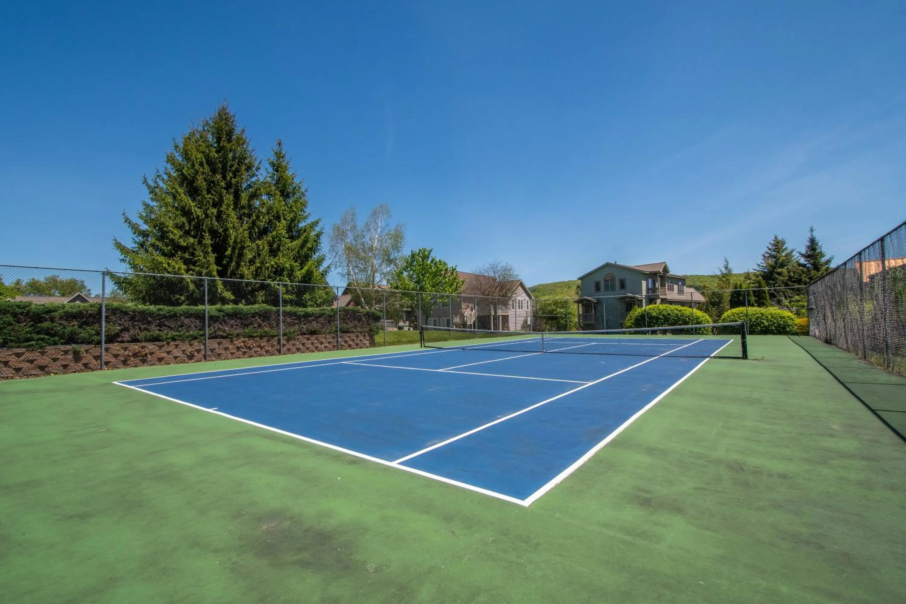 Property building in Duck Cove at Wisp