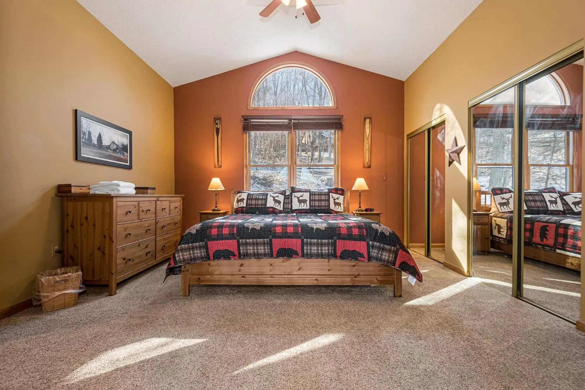 Property building, Bed in Boxer Overlook