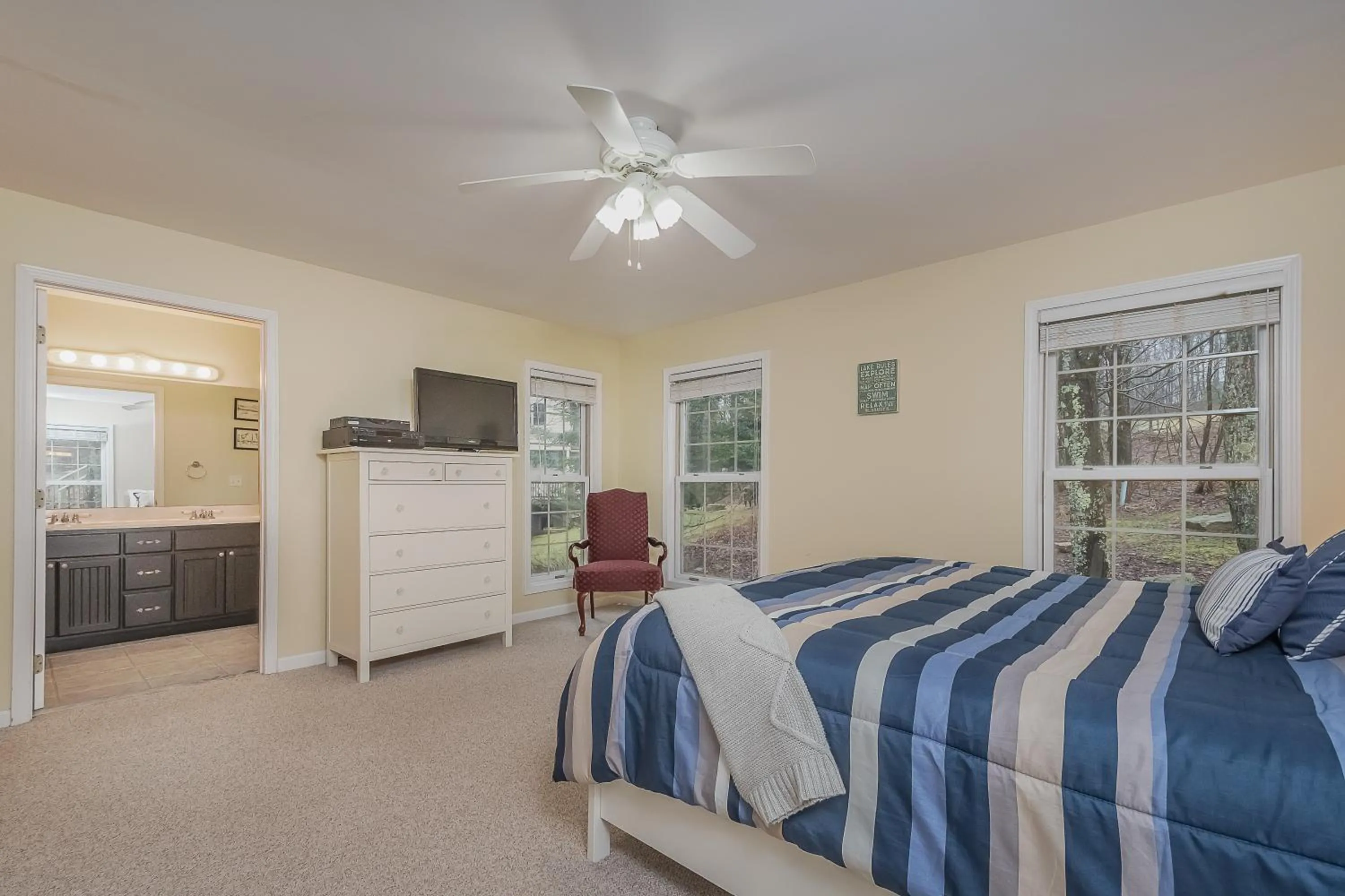 Property building, Bed in Castle in the Sky