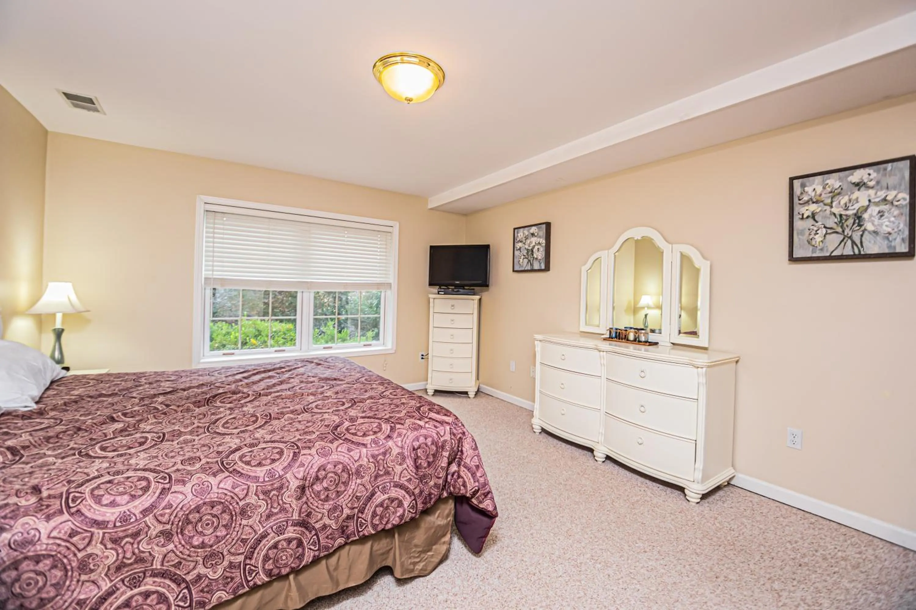 Property building, Bed in Castle in the Sky