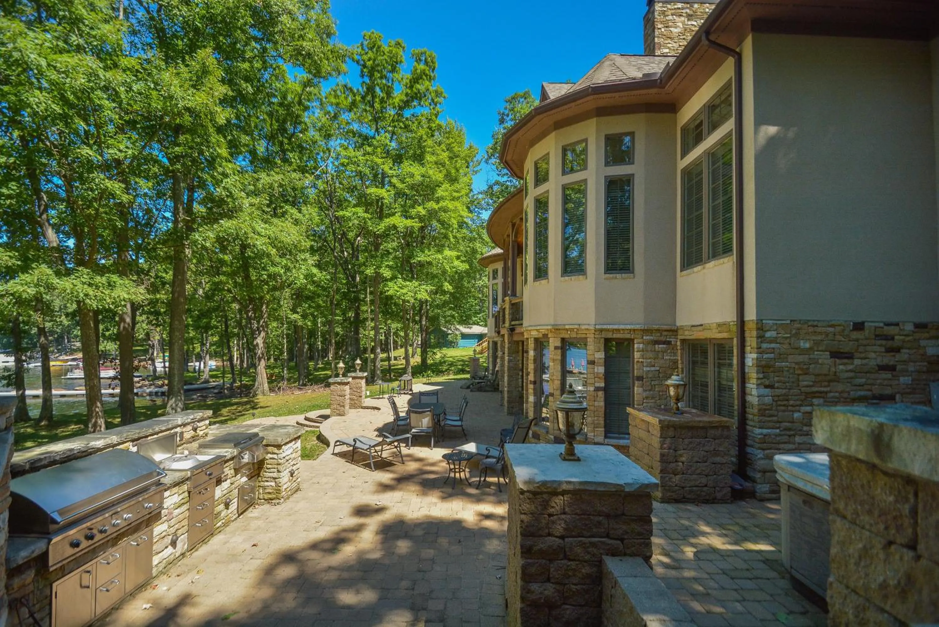 Property building in Champagne Taste