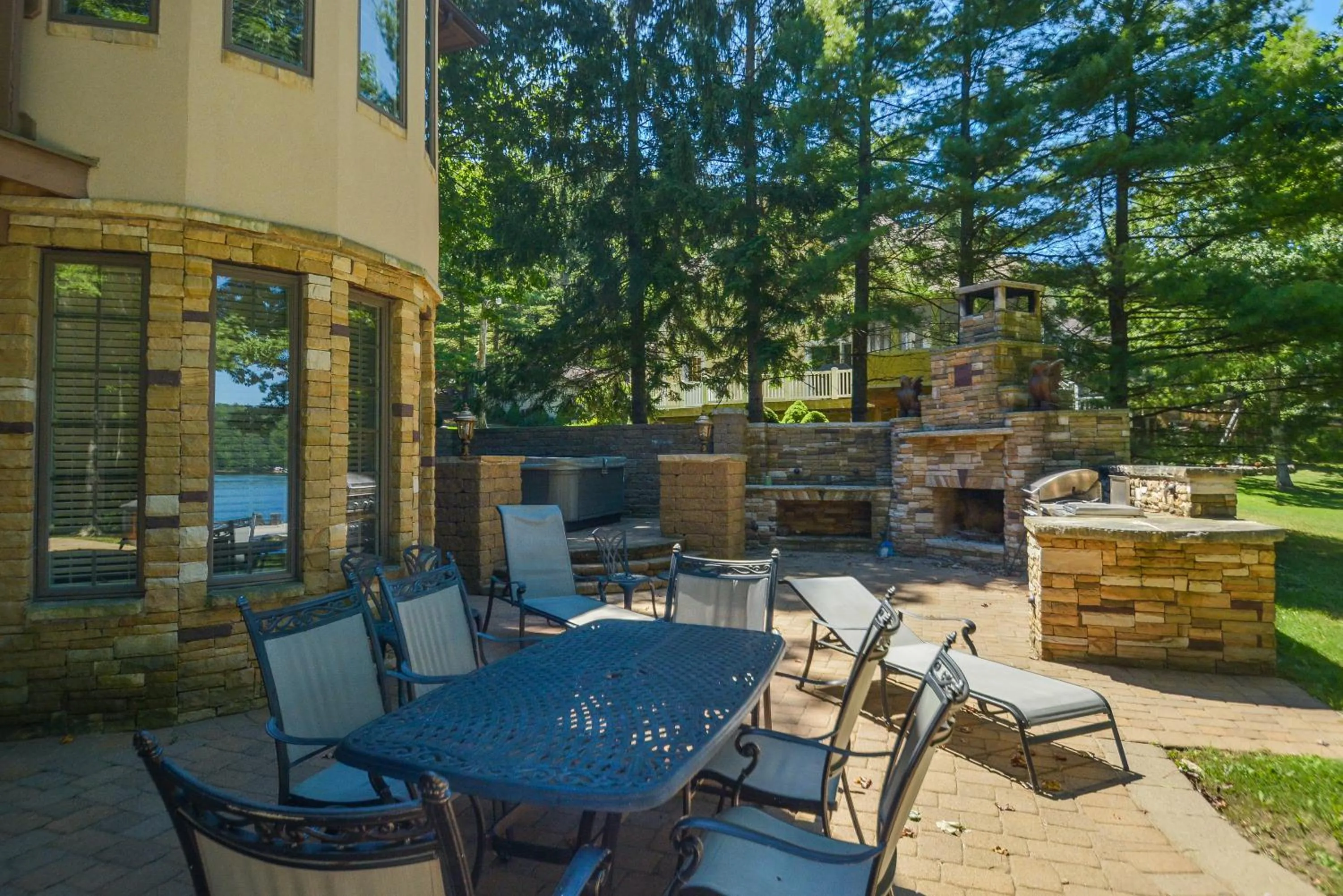 Property building in Champagne Taste