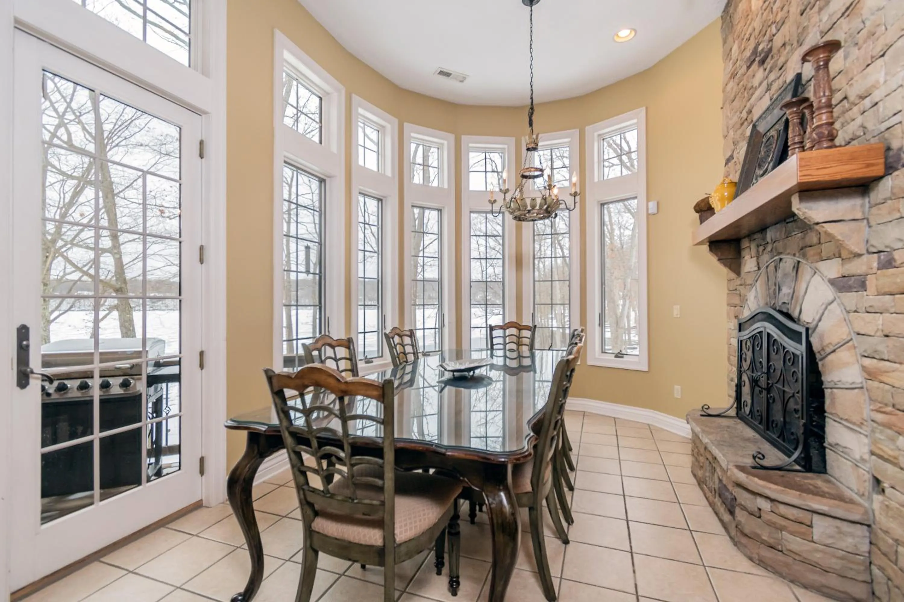 Property building in Champagne Taste