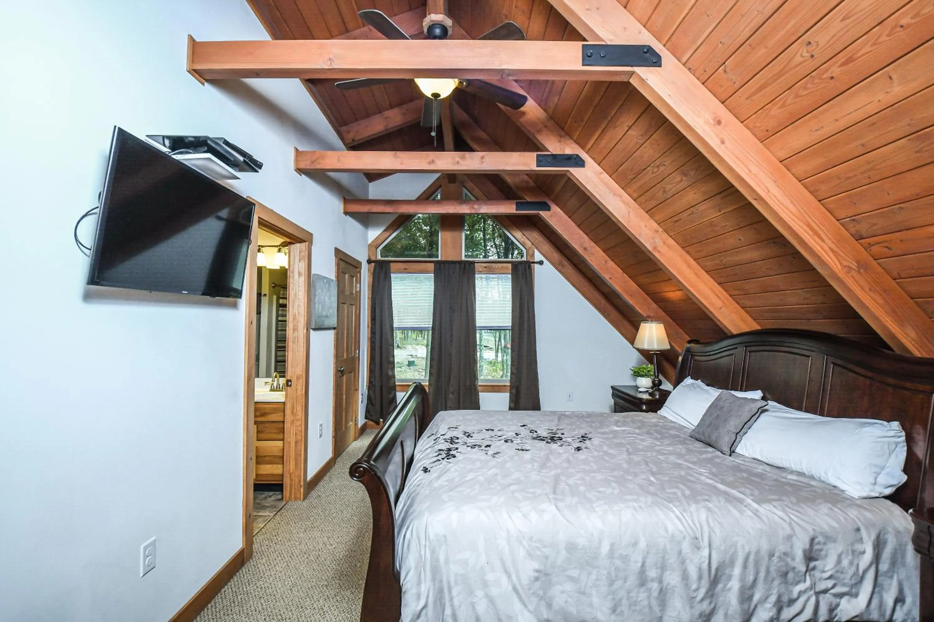 Bed in Mountain Dreams