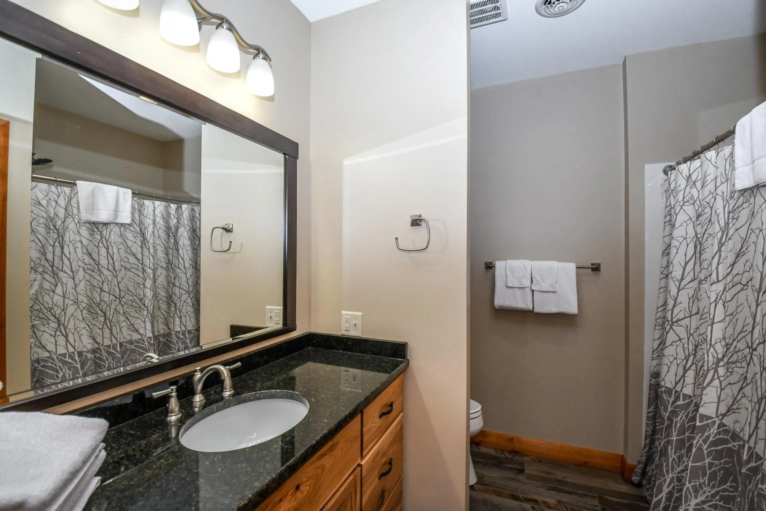 Property building in Eagle on 7