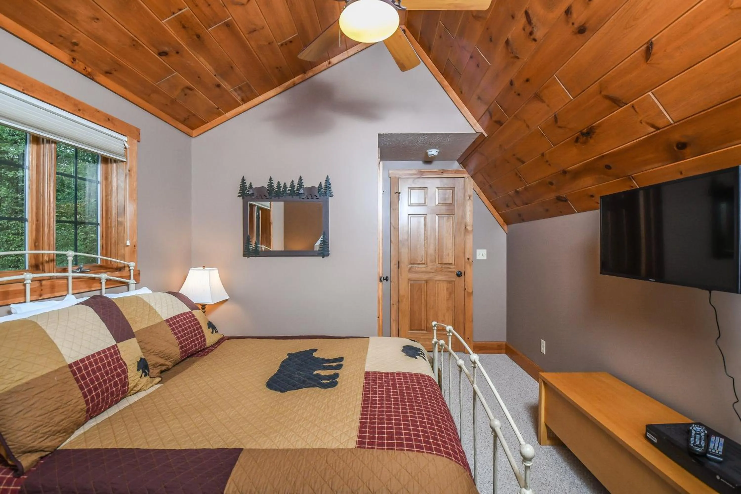 Property building, Bed in Bears Lair