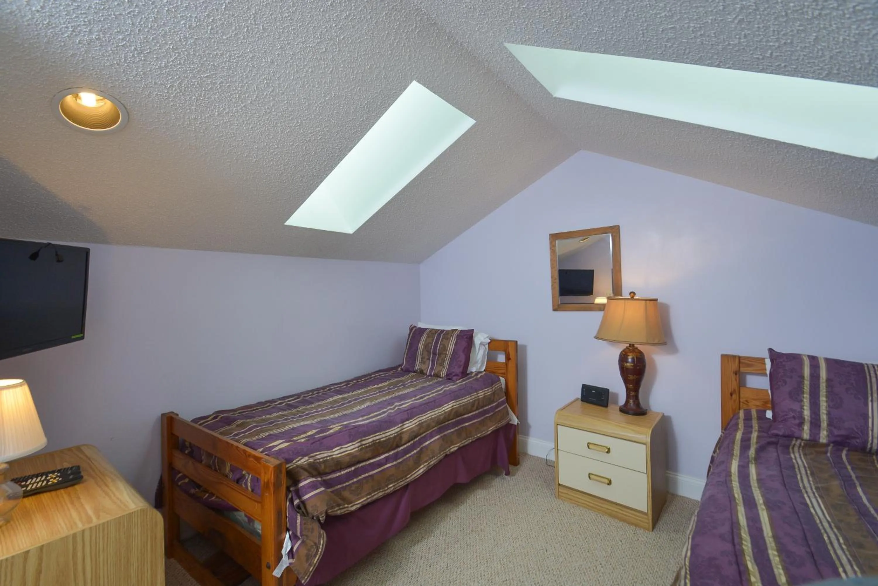 Property building, Bed in Deep Creek Village #29