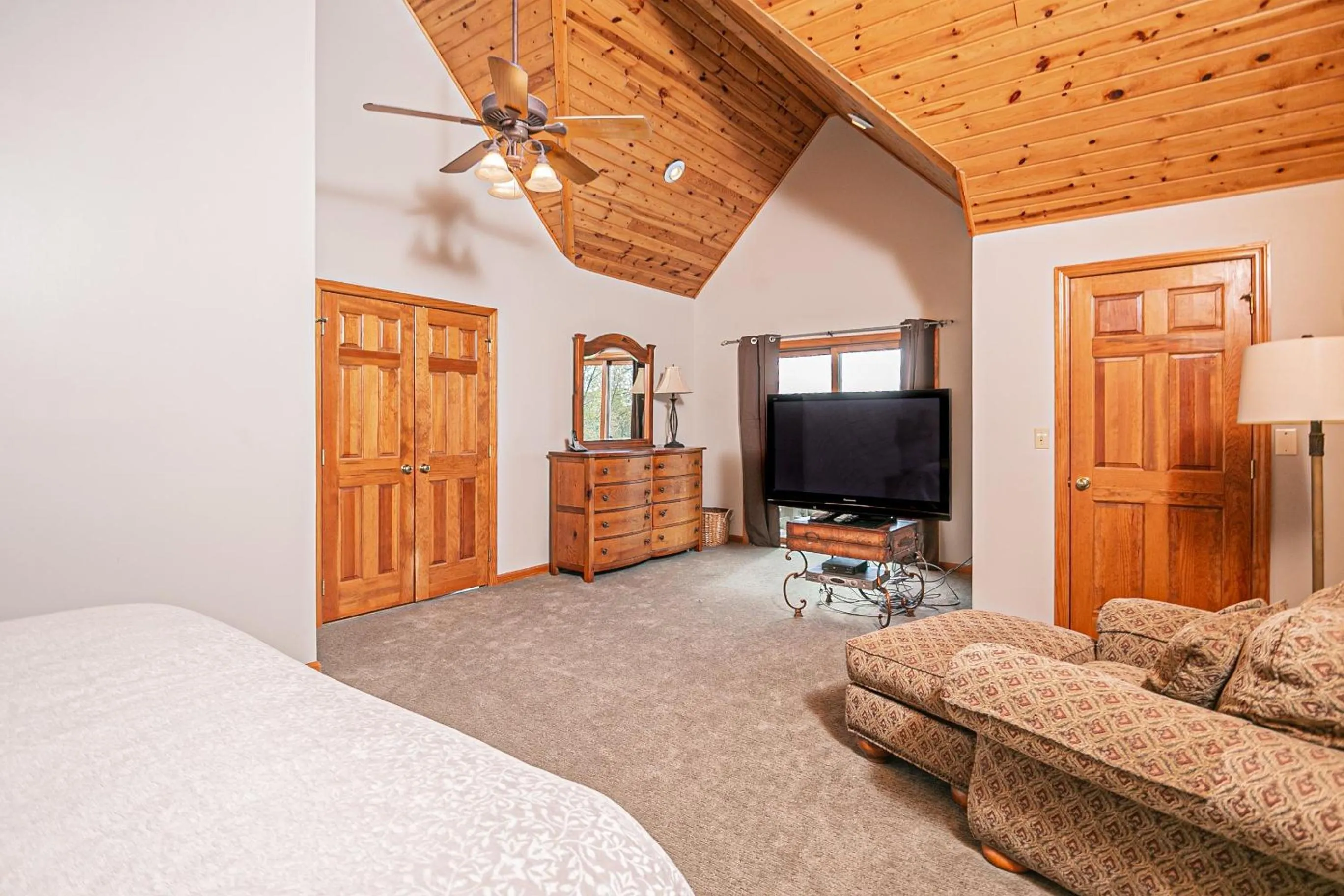 Property building, Bed in Green Gables