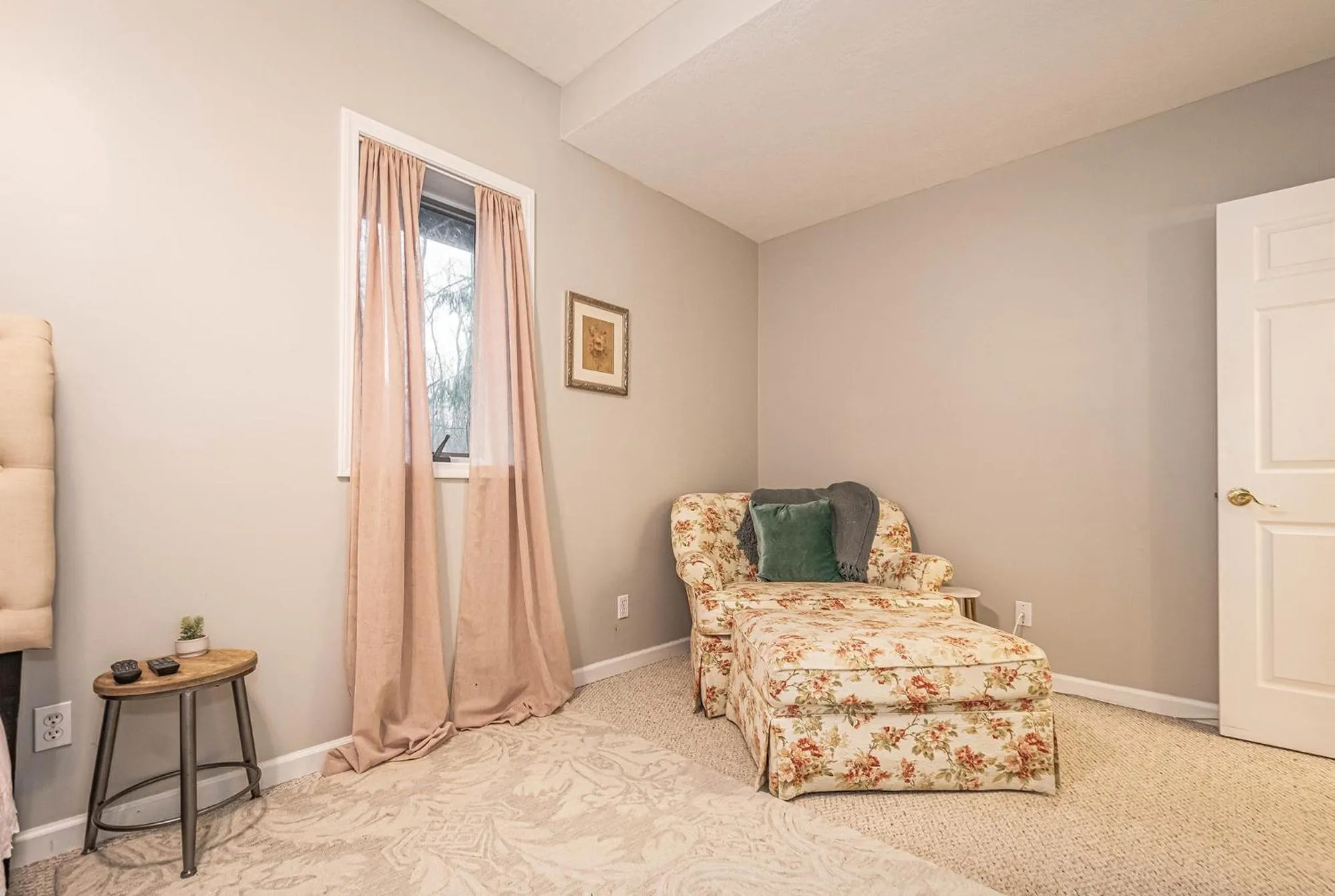 Property building, Bed in The Quarterdeck