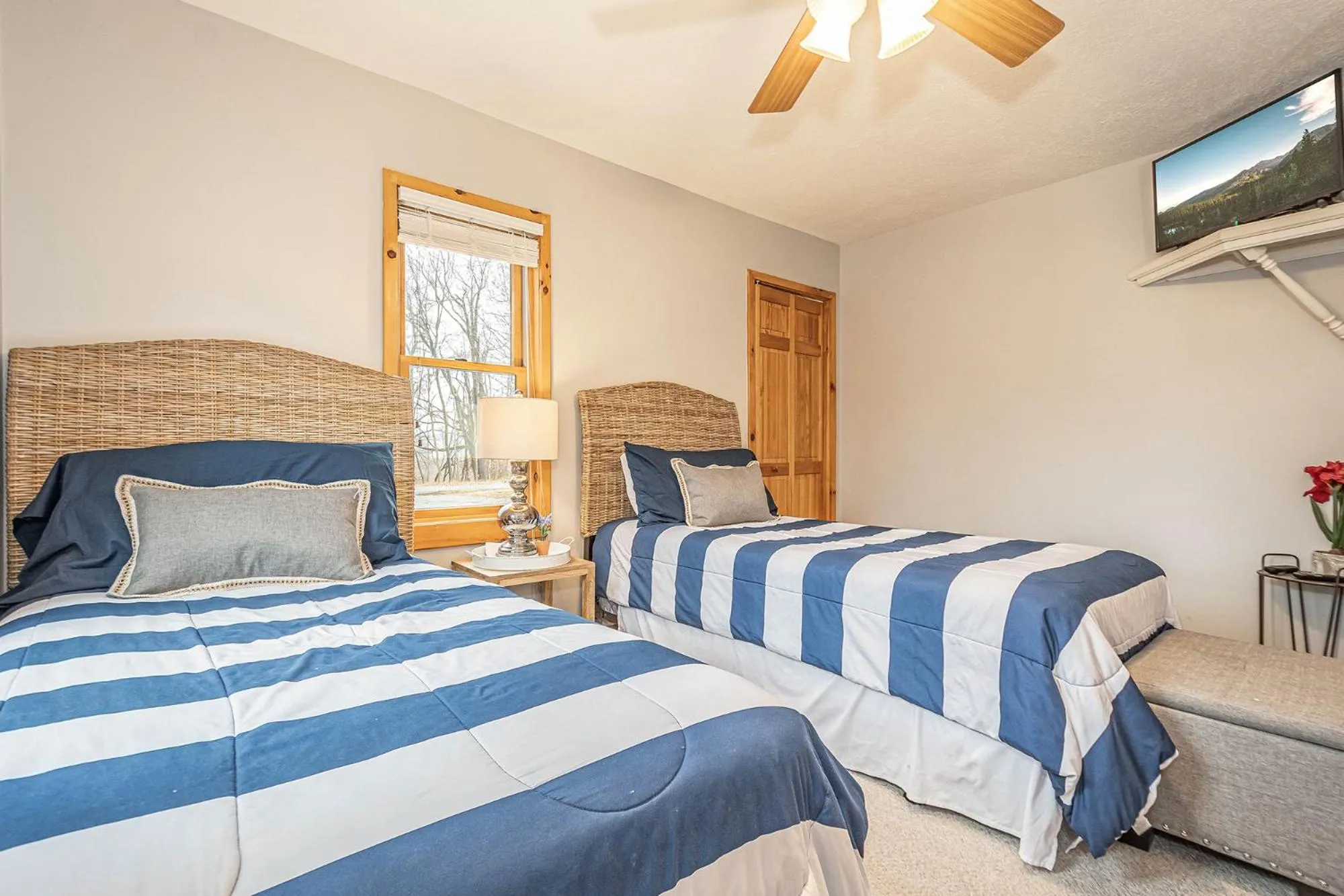 Property building, Bed in The Quarterdeck