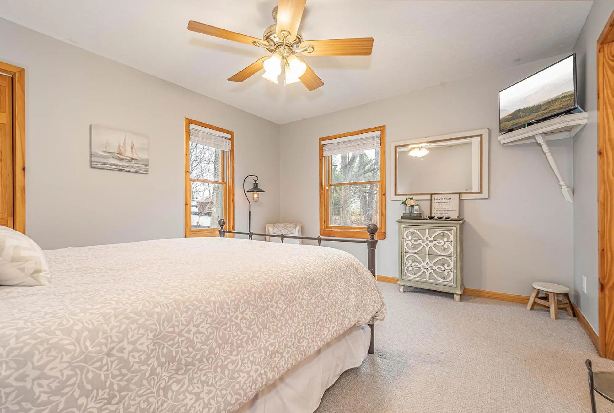 Property building, Bed in The Quarterdeck