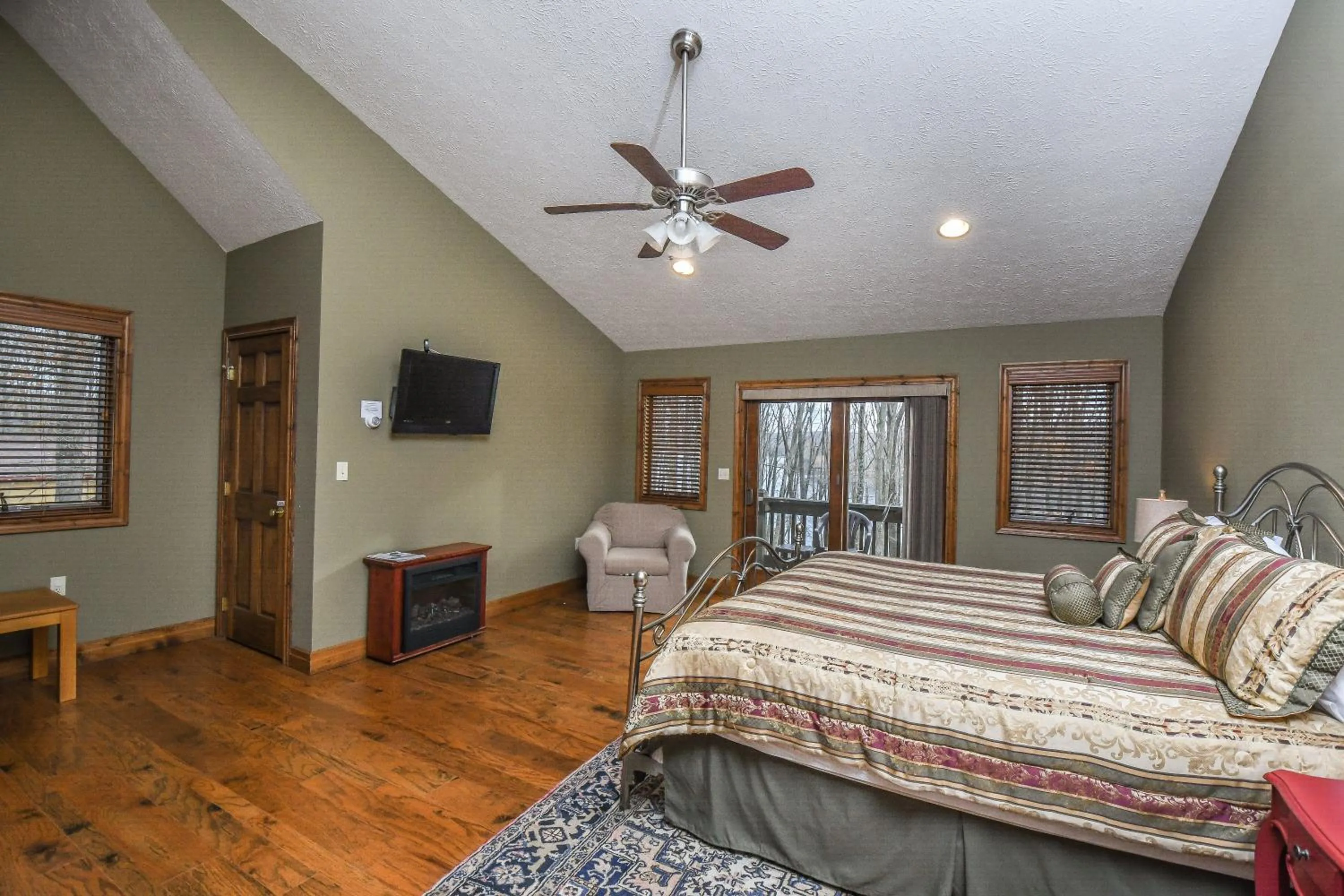 Property building, Bed in Donnas Choice