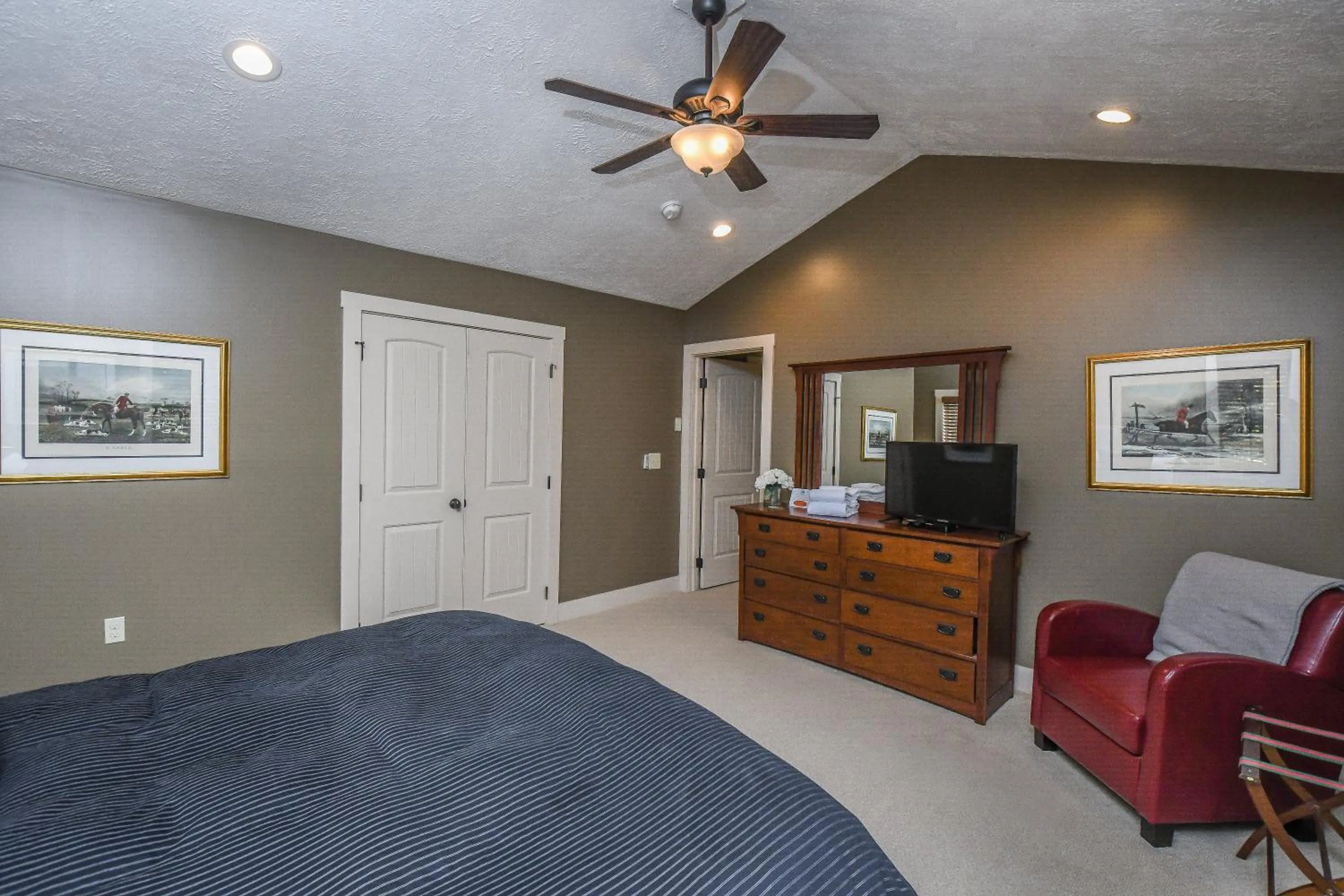 Property building in Valhalla on Mystic Creek