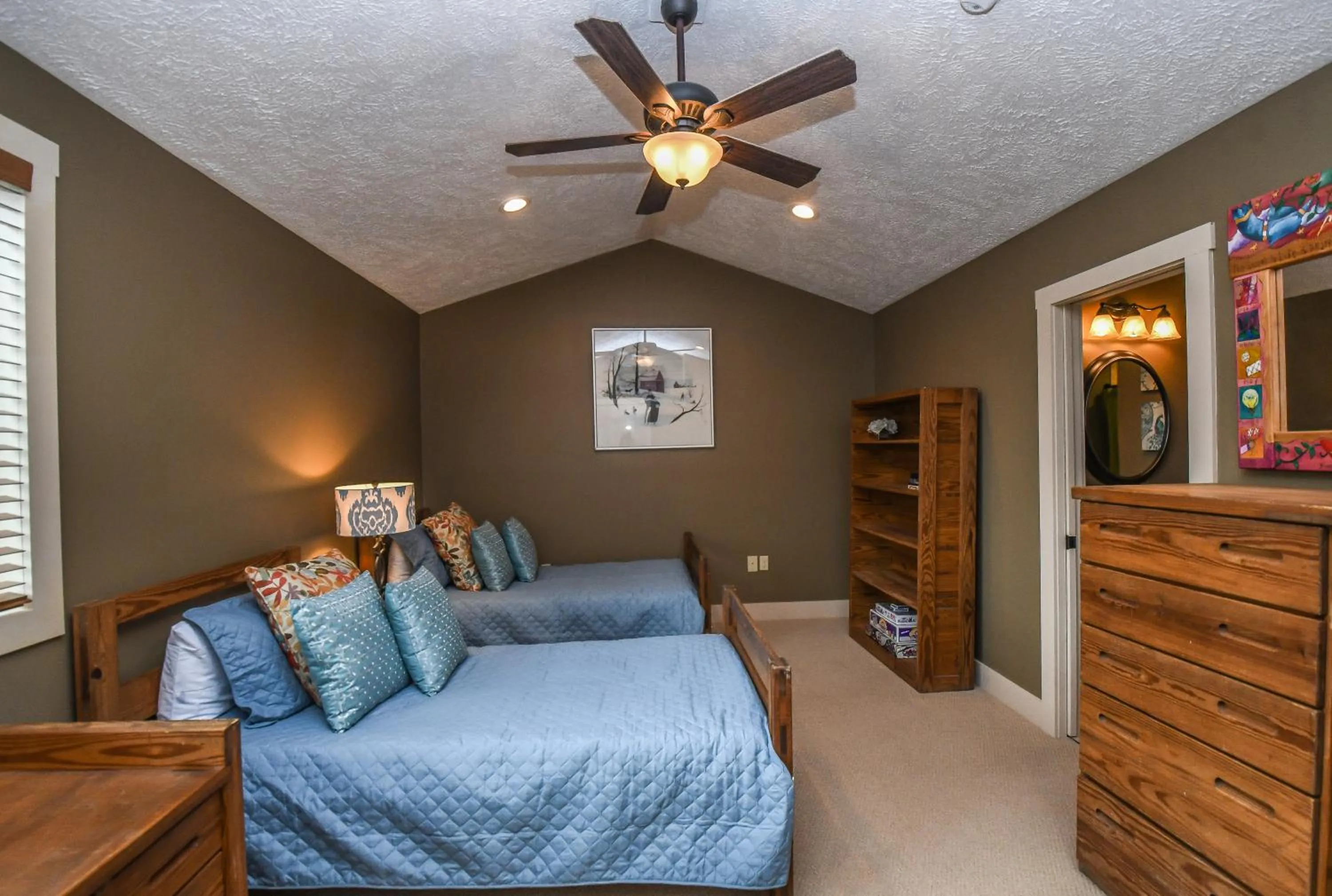 Property building, Bed in Valhalla on Mystic Creek