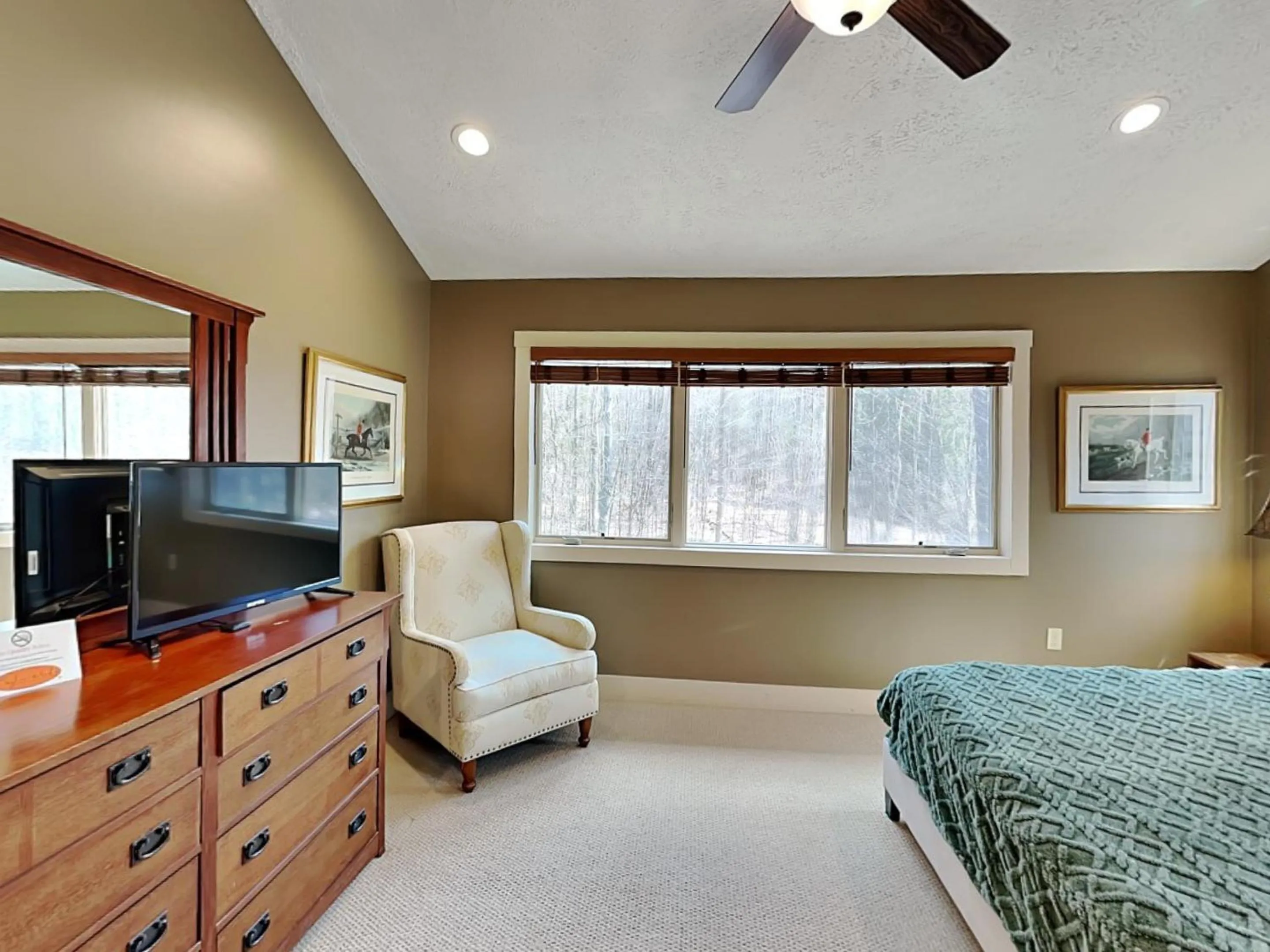 Bed in Valhalla on Mystic Creek