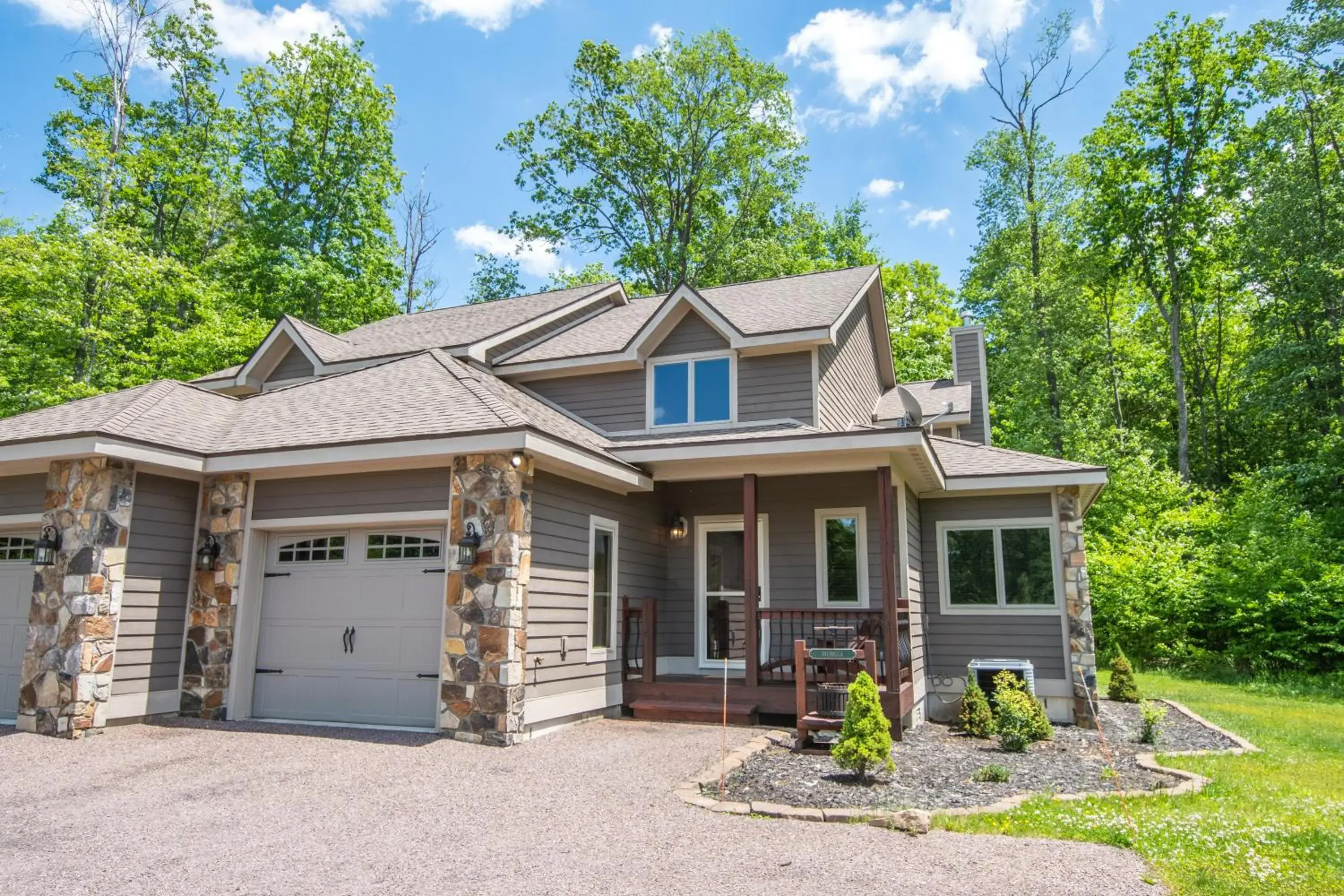 Valhalla on Mystic Creek Valhalla on Mystic Creek