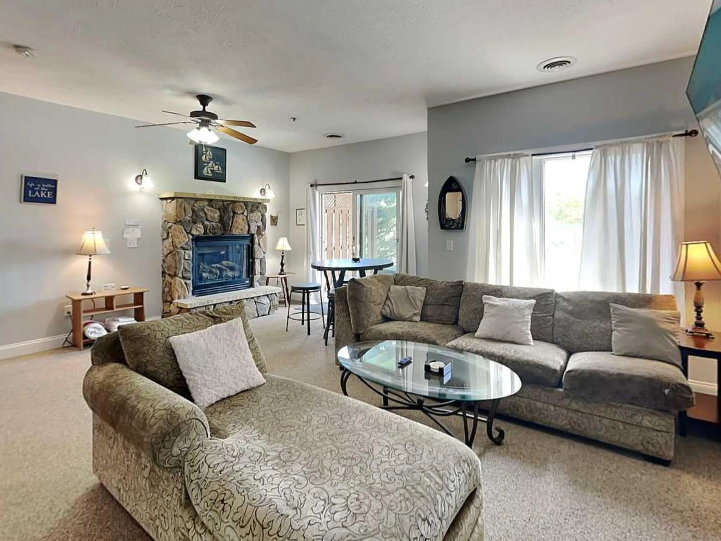 Its 5 OClock Somewhere