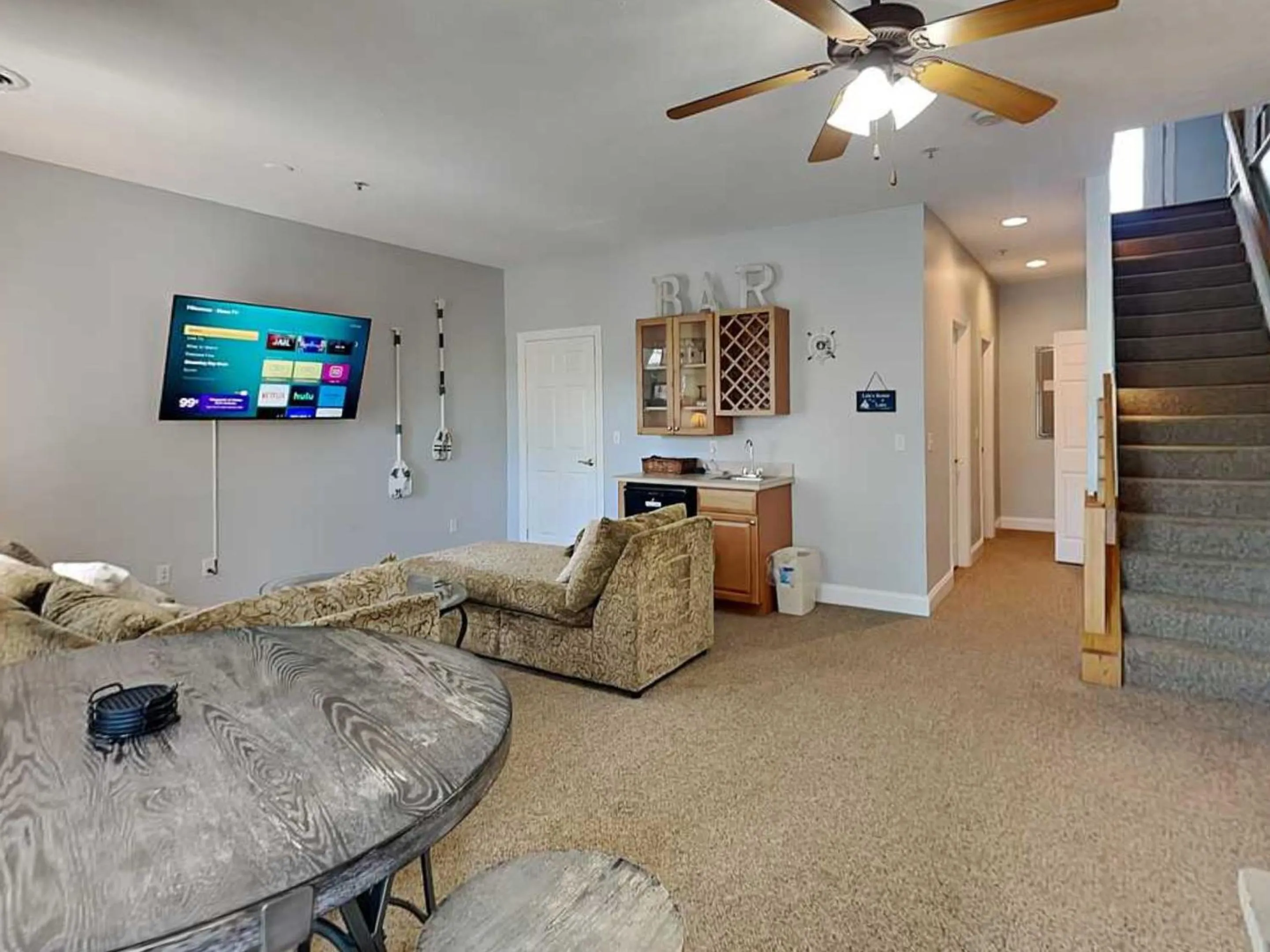 Its 5 OClock Somewhere