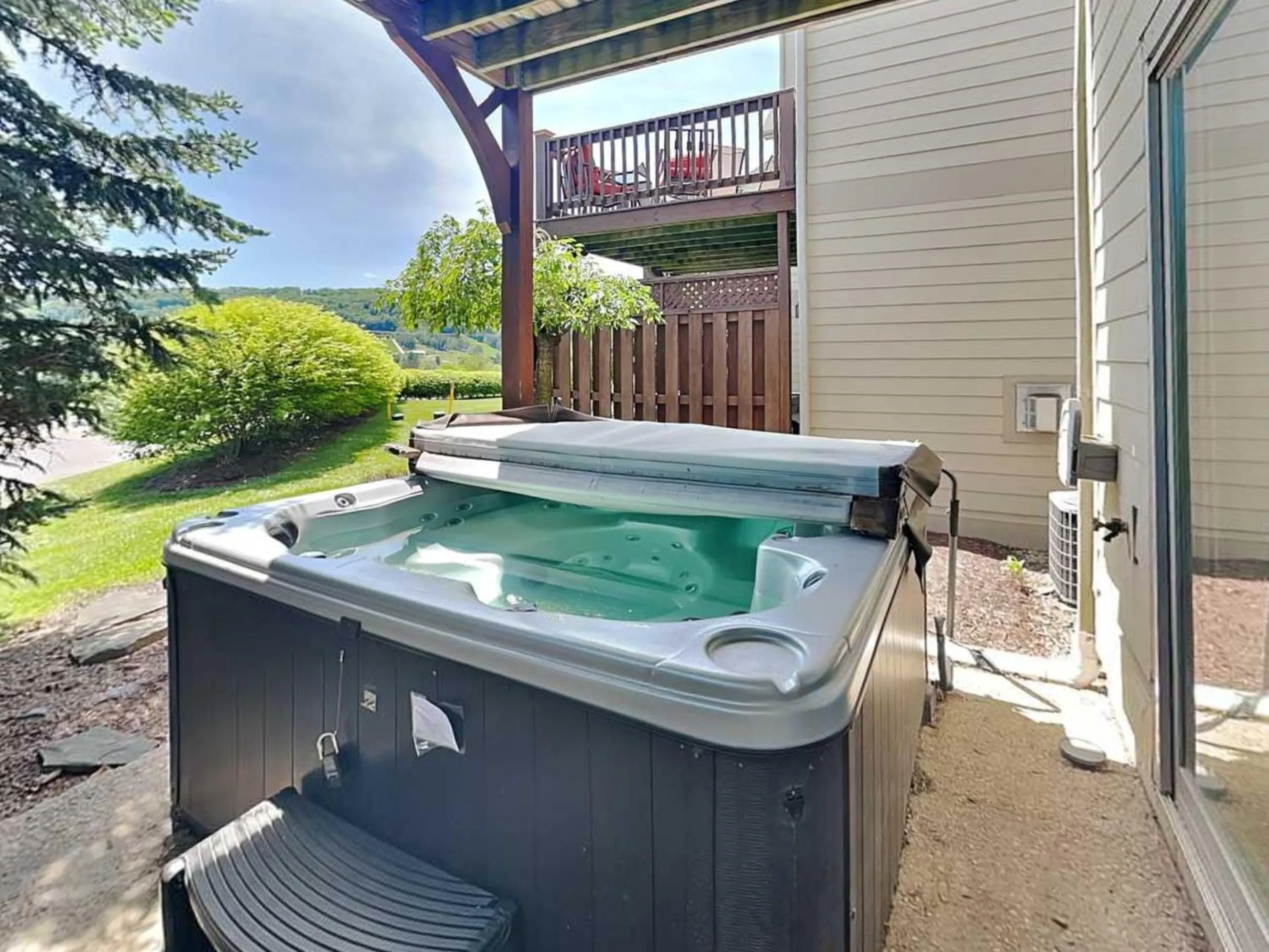 Its 5 OClock Somewhere