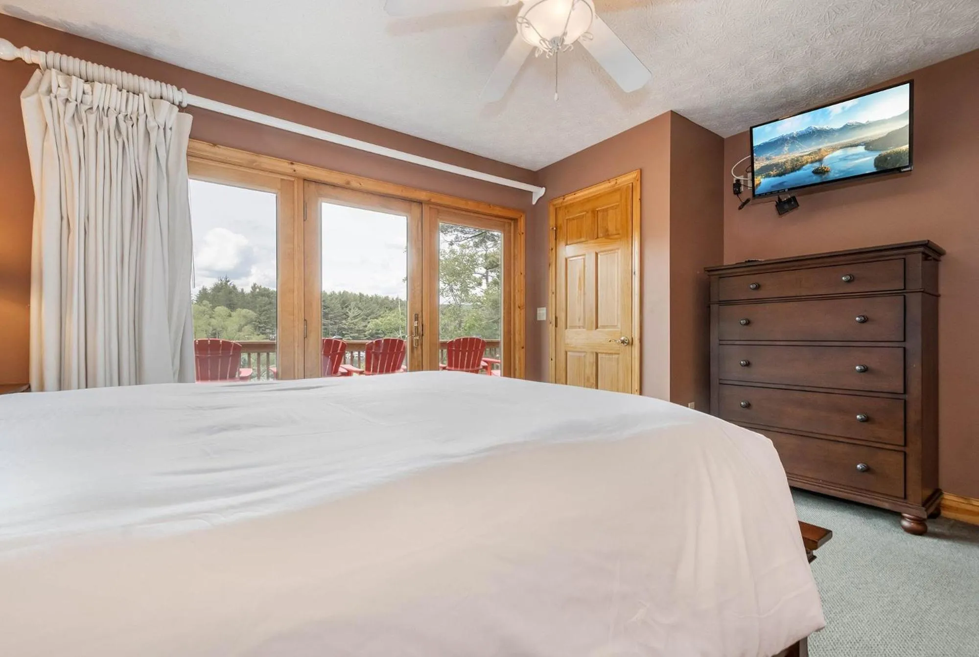 Property building, Bed in Celebration at Deep Creek