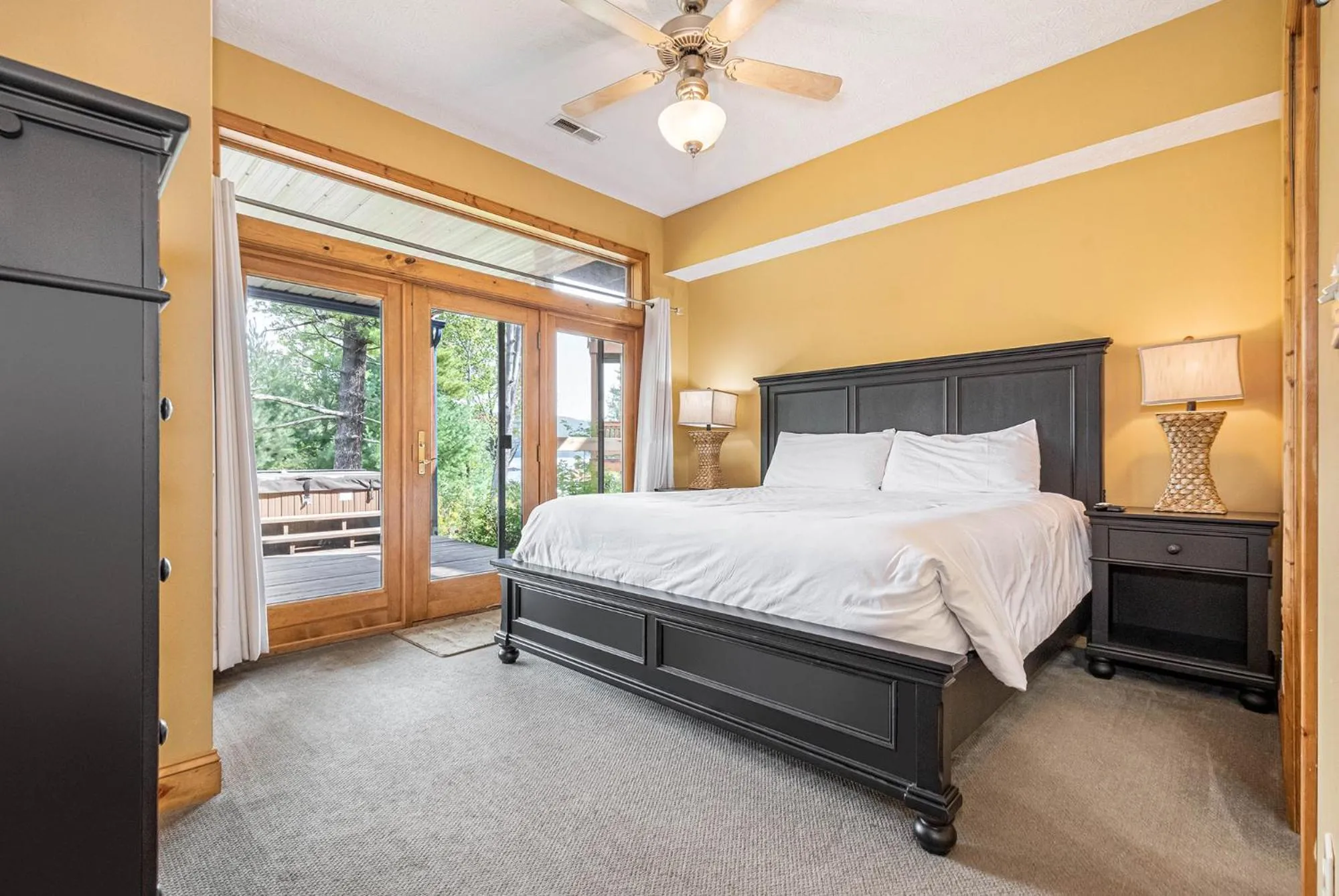 Property building, Bed in Celebration at Deep Creek