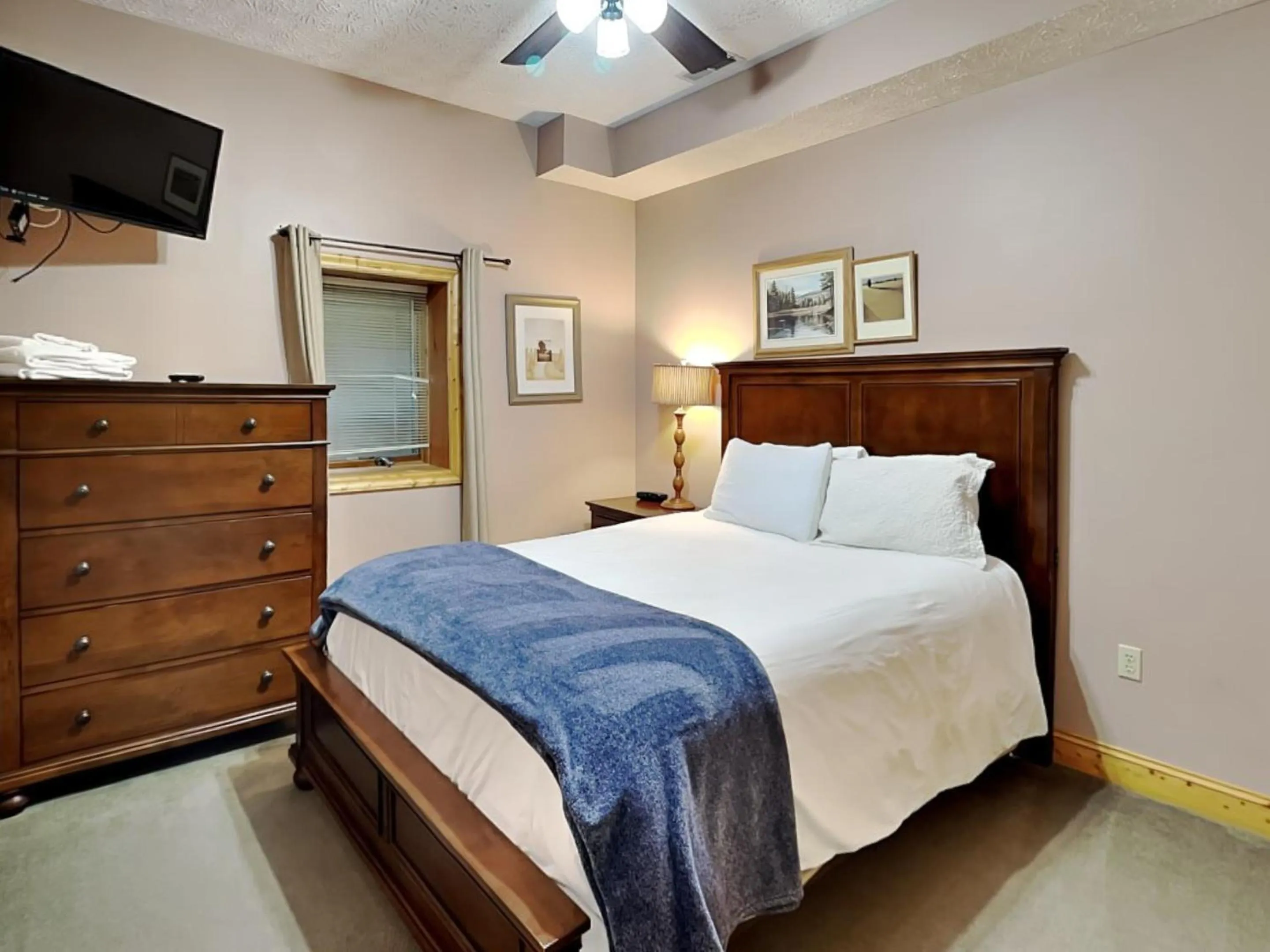 Bed in Celebration at Deep Creek