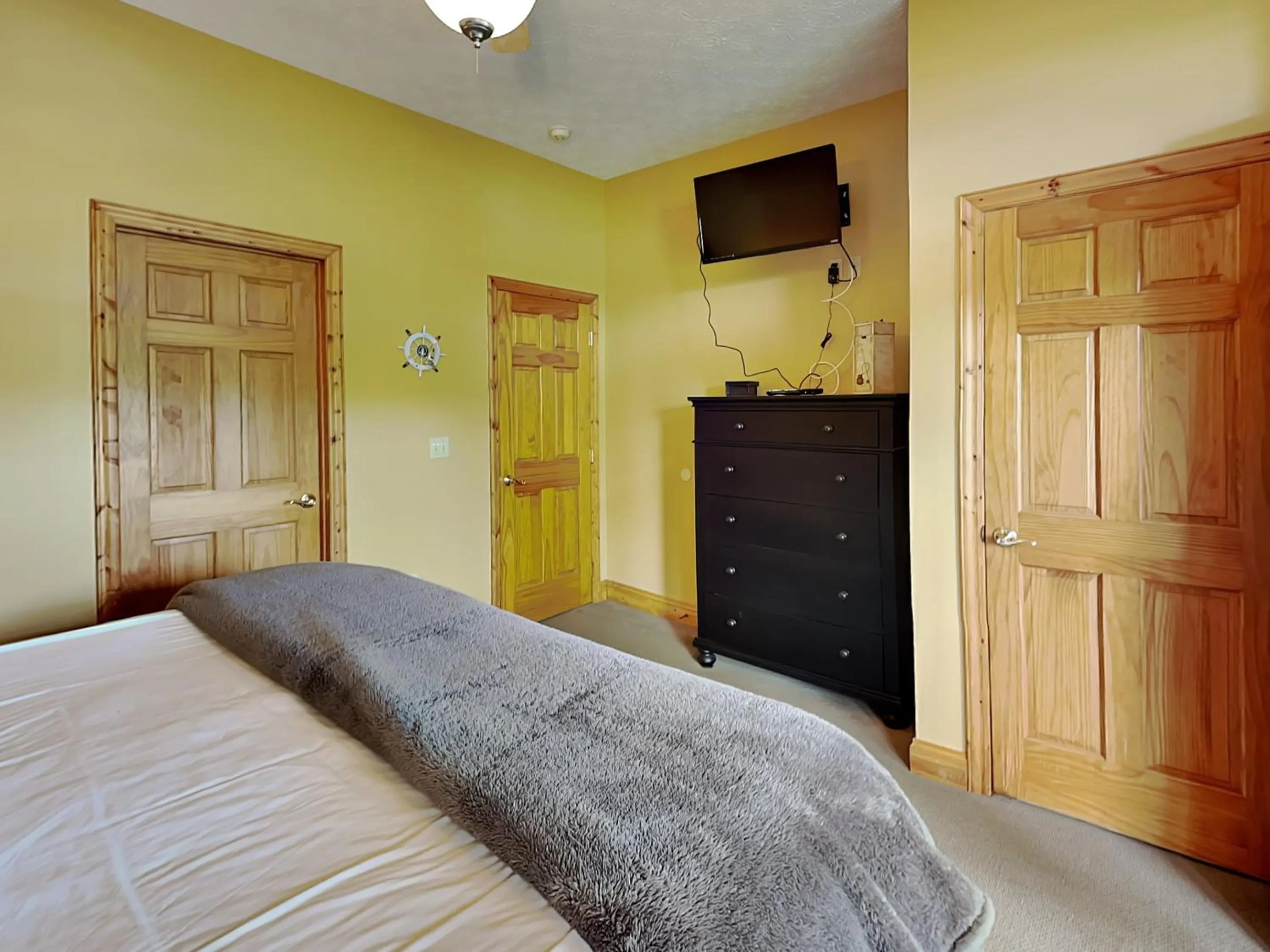 Bed in Celebration at Deep Creek