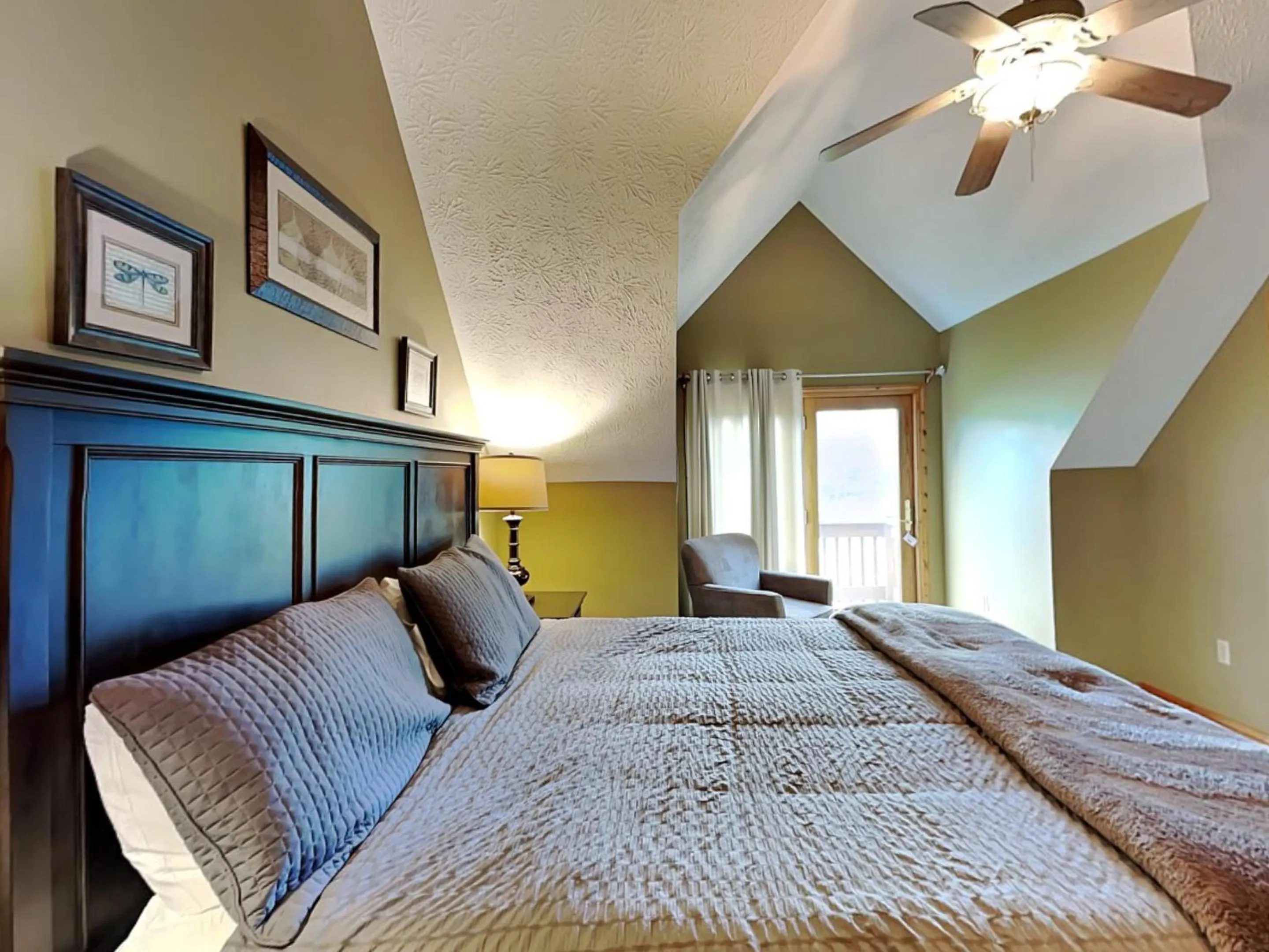 Bed in Celebration at Deep Creek