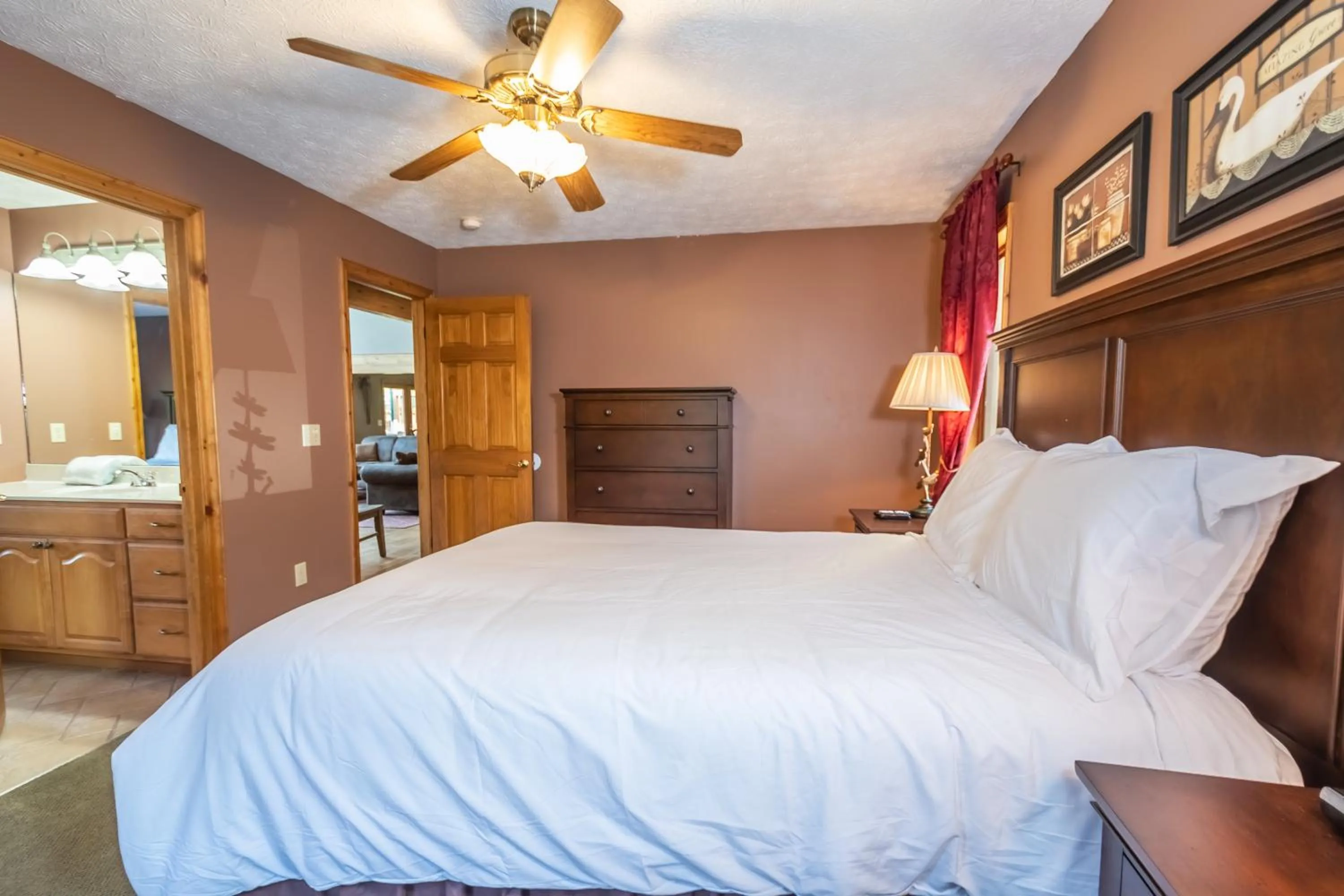 Property building, Bed in Celebration at Deep Creek