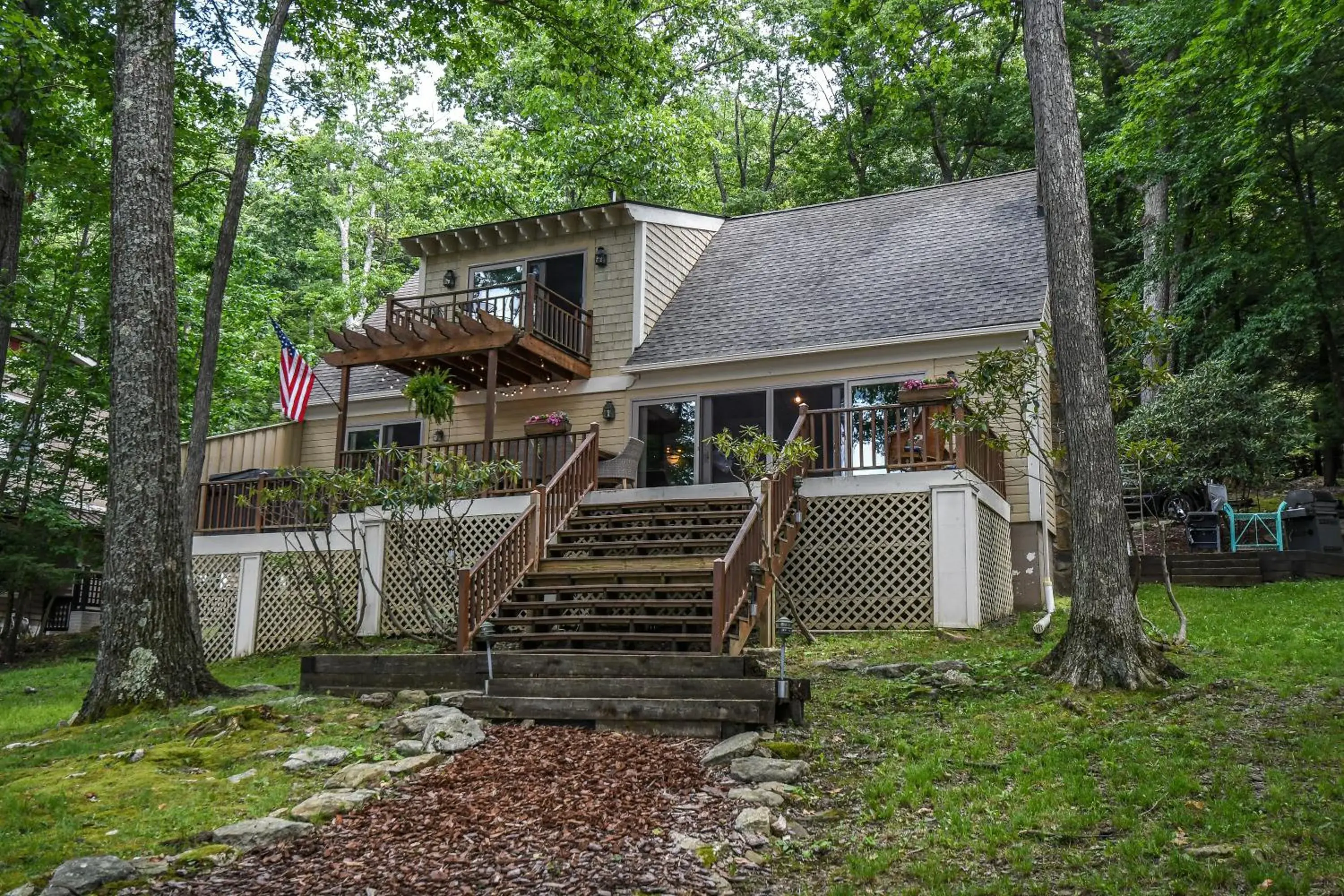 Bearfoot Lodge Bearfoot Lodge