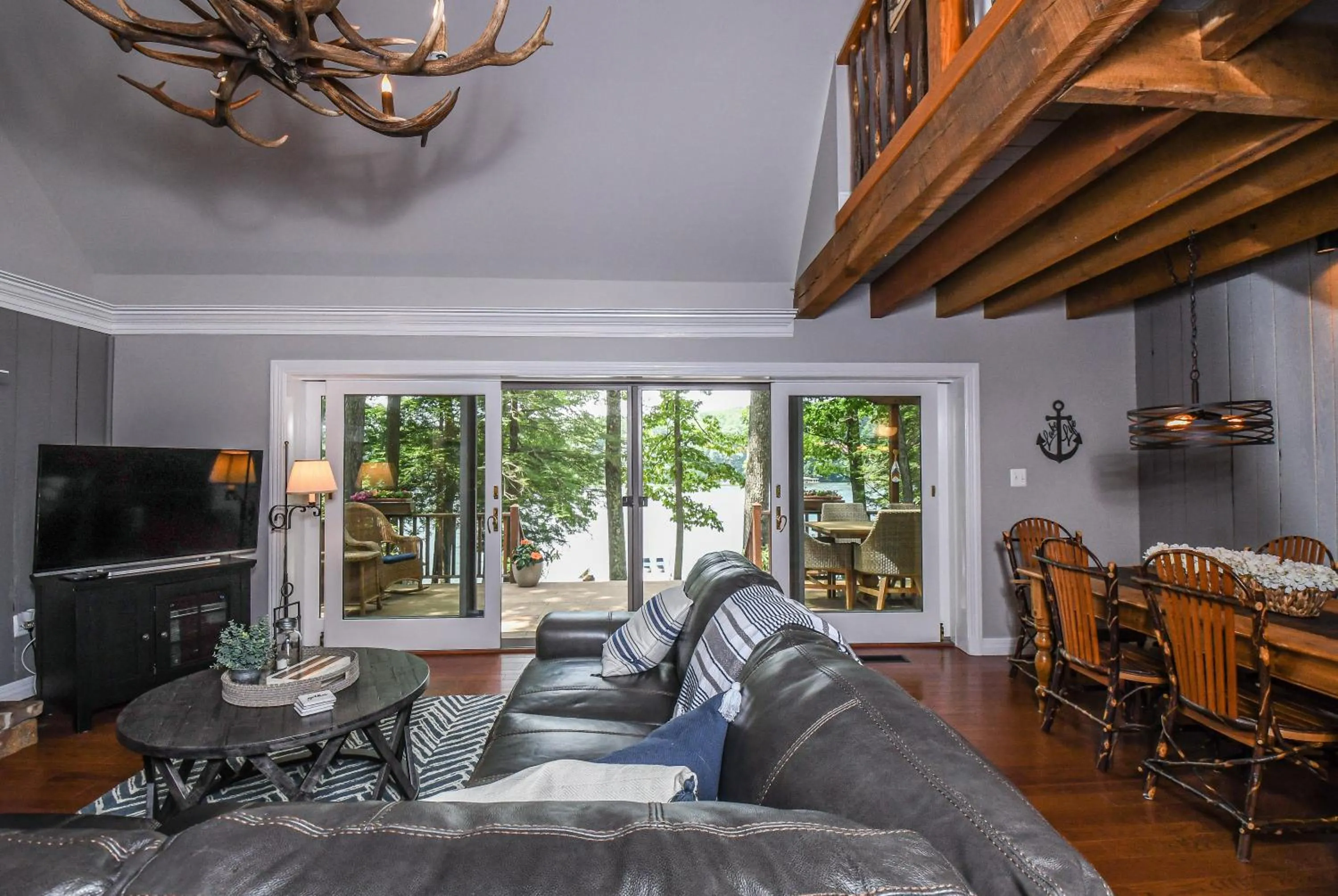 Property building in Bearfoot Lodge