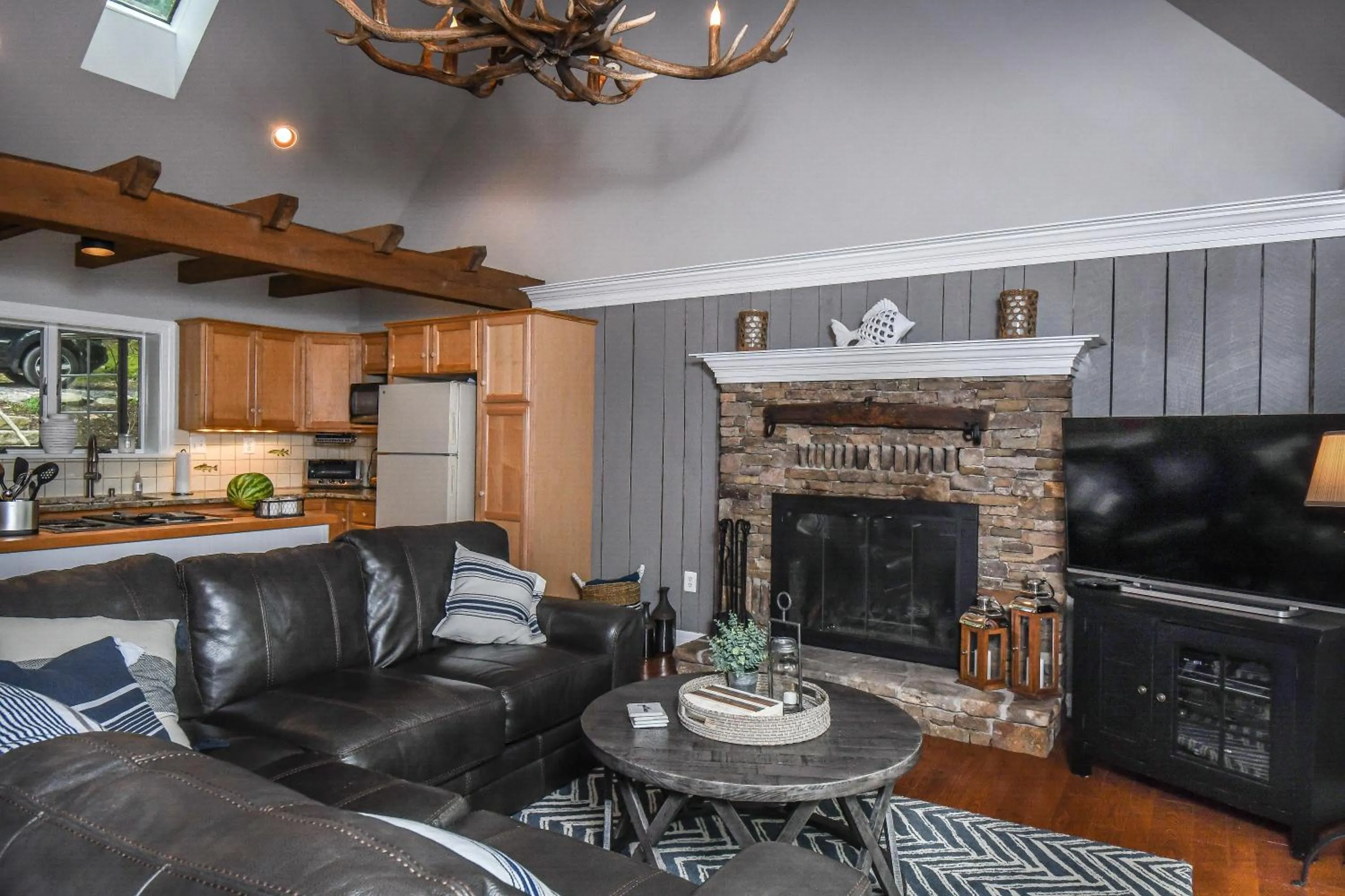 Property building in Bearfoot Lodge