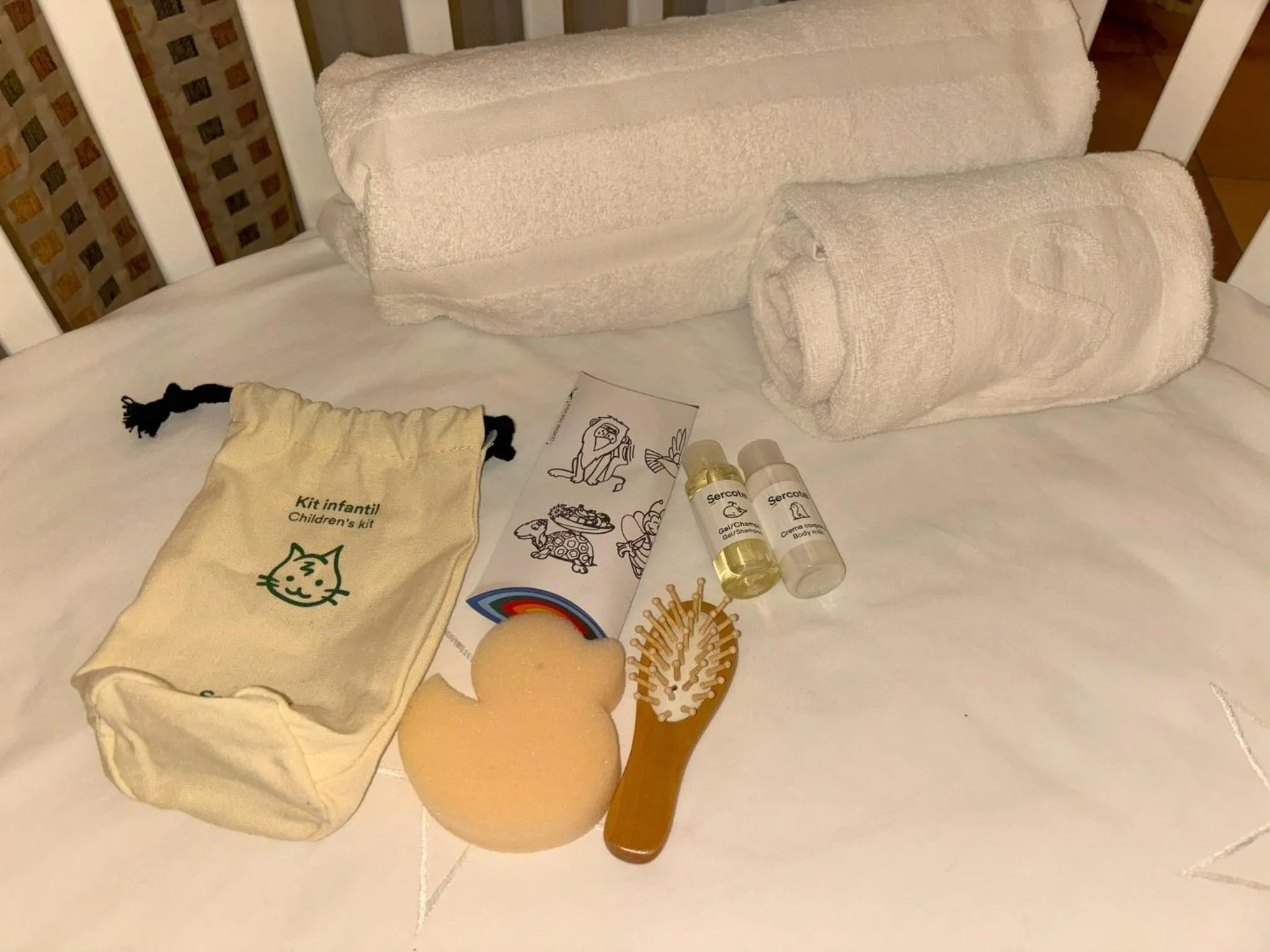 Photo of the whole room, Bed in Sercotel Toledo Renacimiento