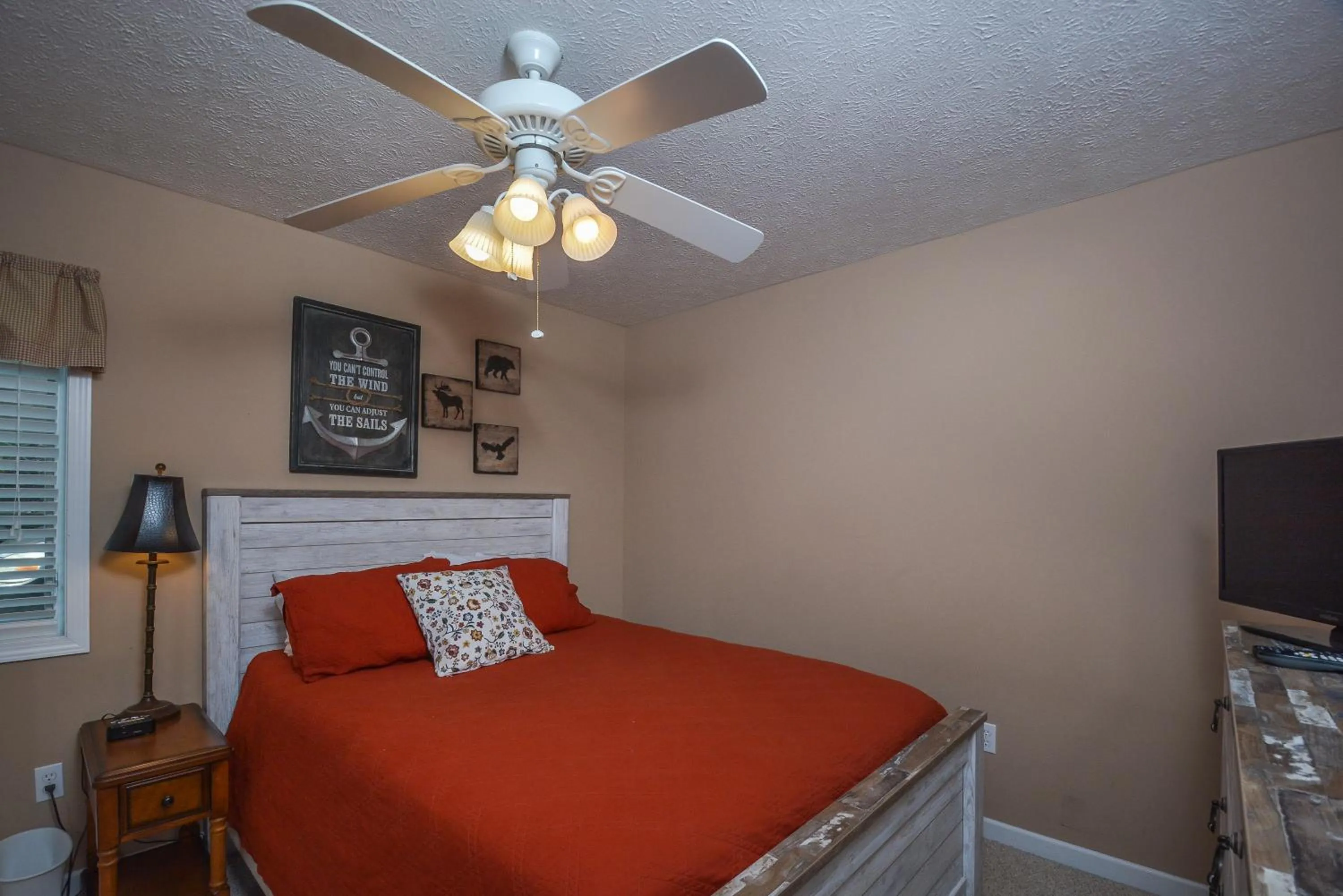 Property building, Bed in Wispering Waters