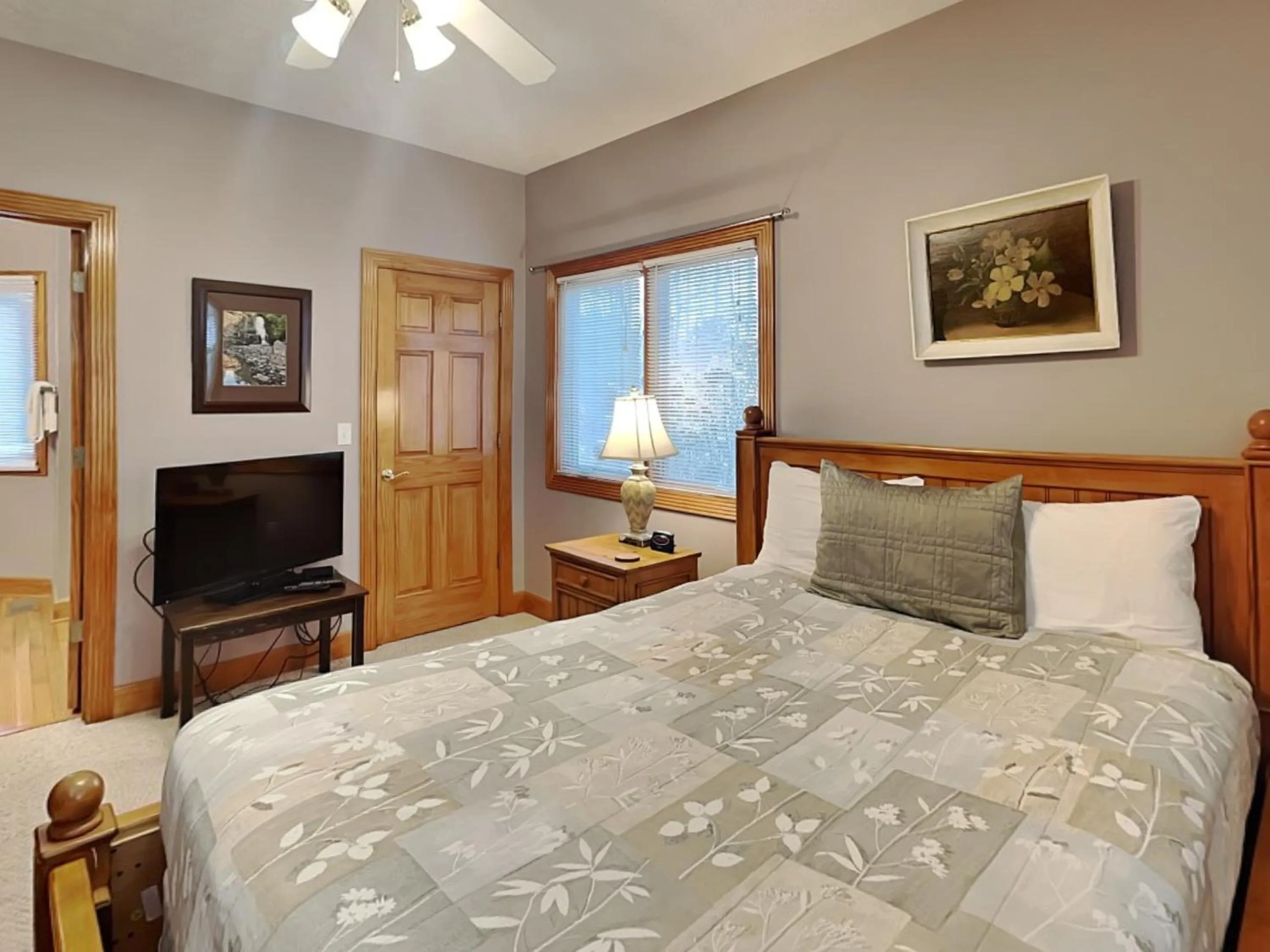 Bed in Marsh Run Cove