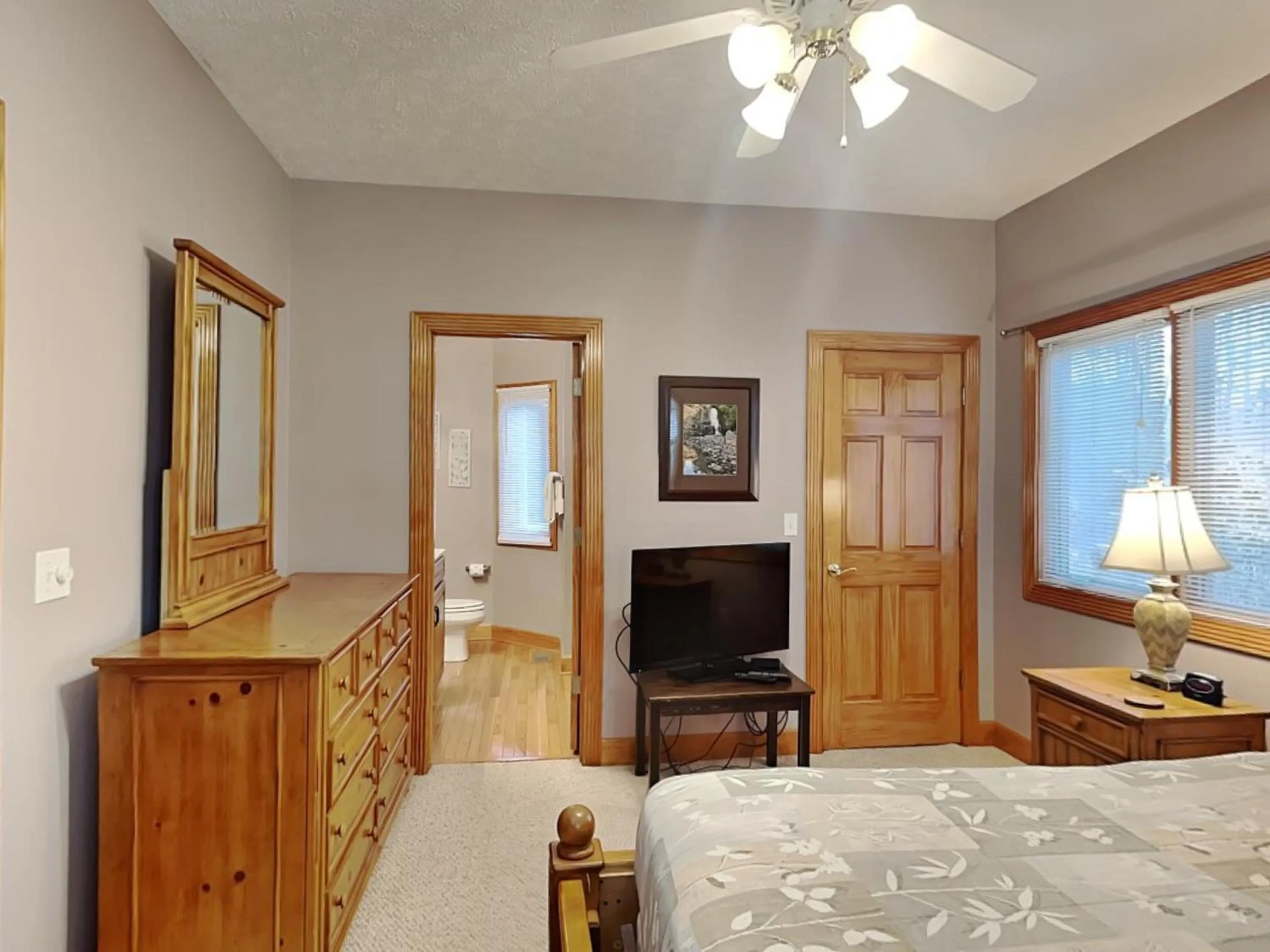 Bed in Marsh Run Cove