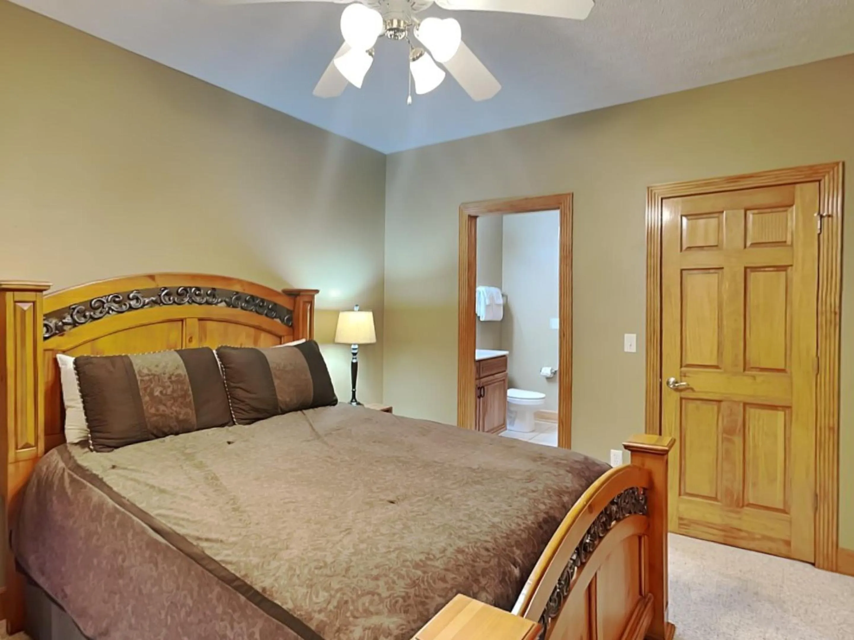 Bed in Marsh Run Cove