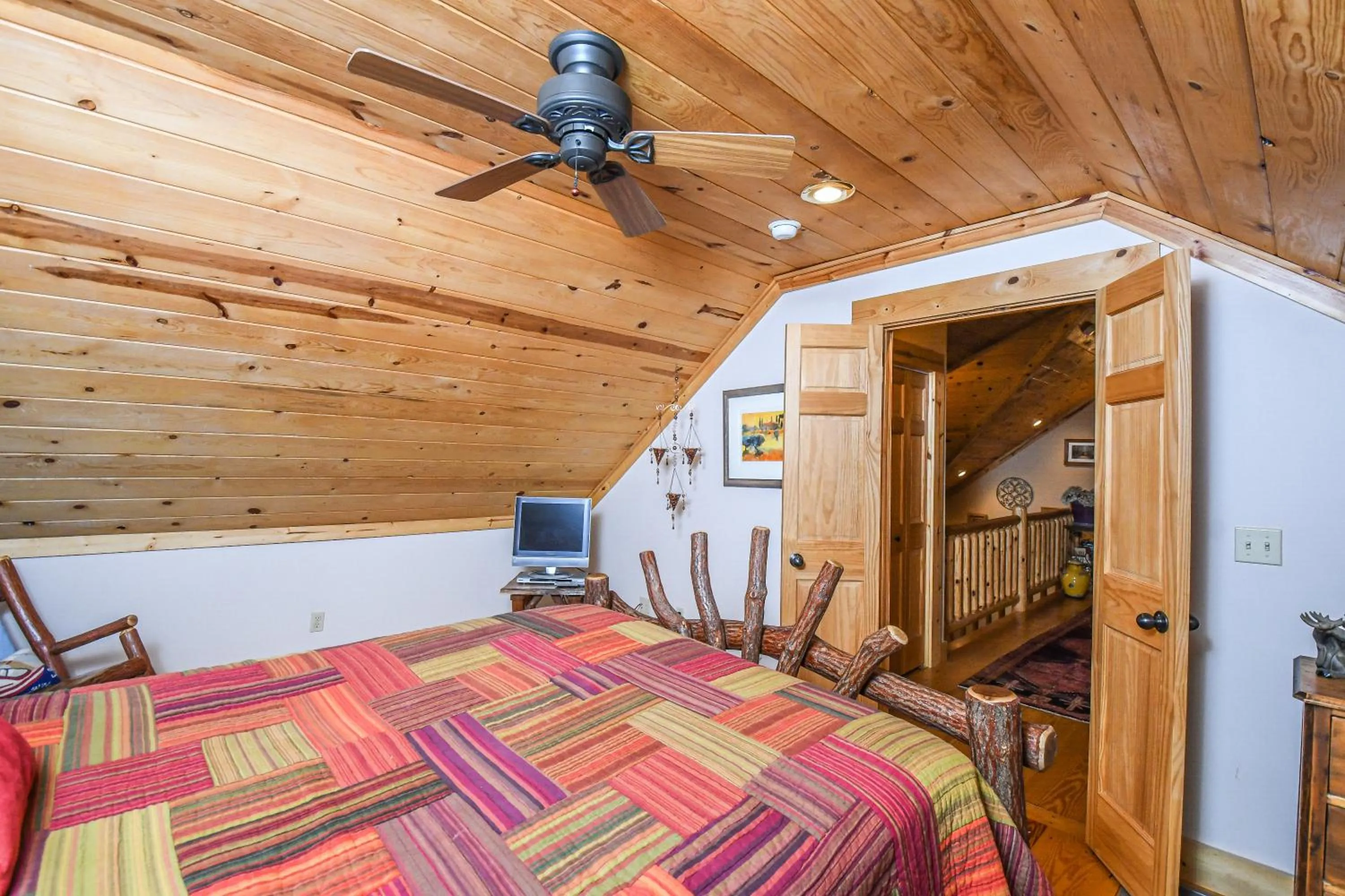 Property building, Bed in Tao House at Serenity Woods