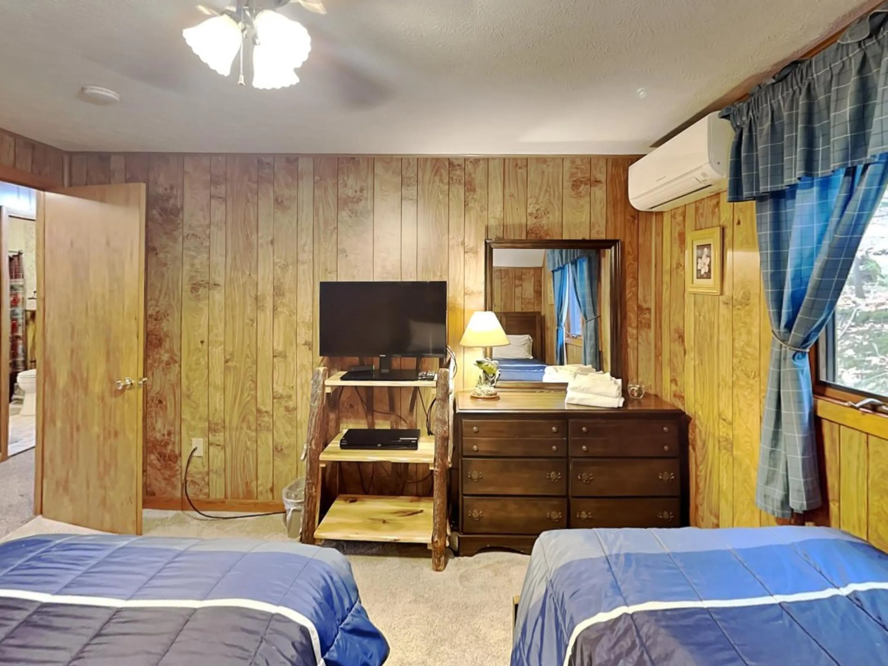 Bed in Mountain House