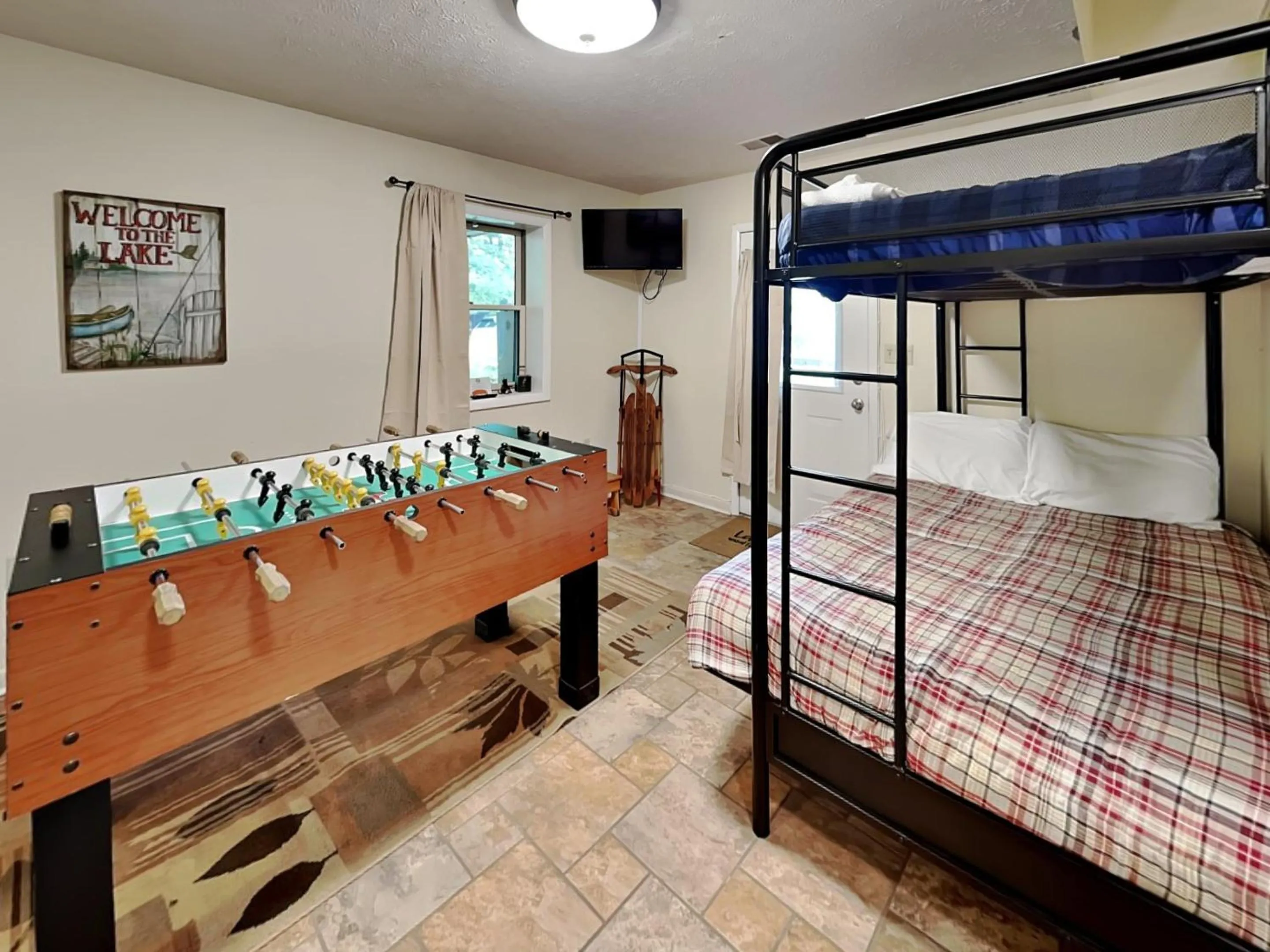 Property building, Bed in Bear Feet