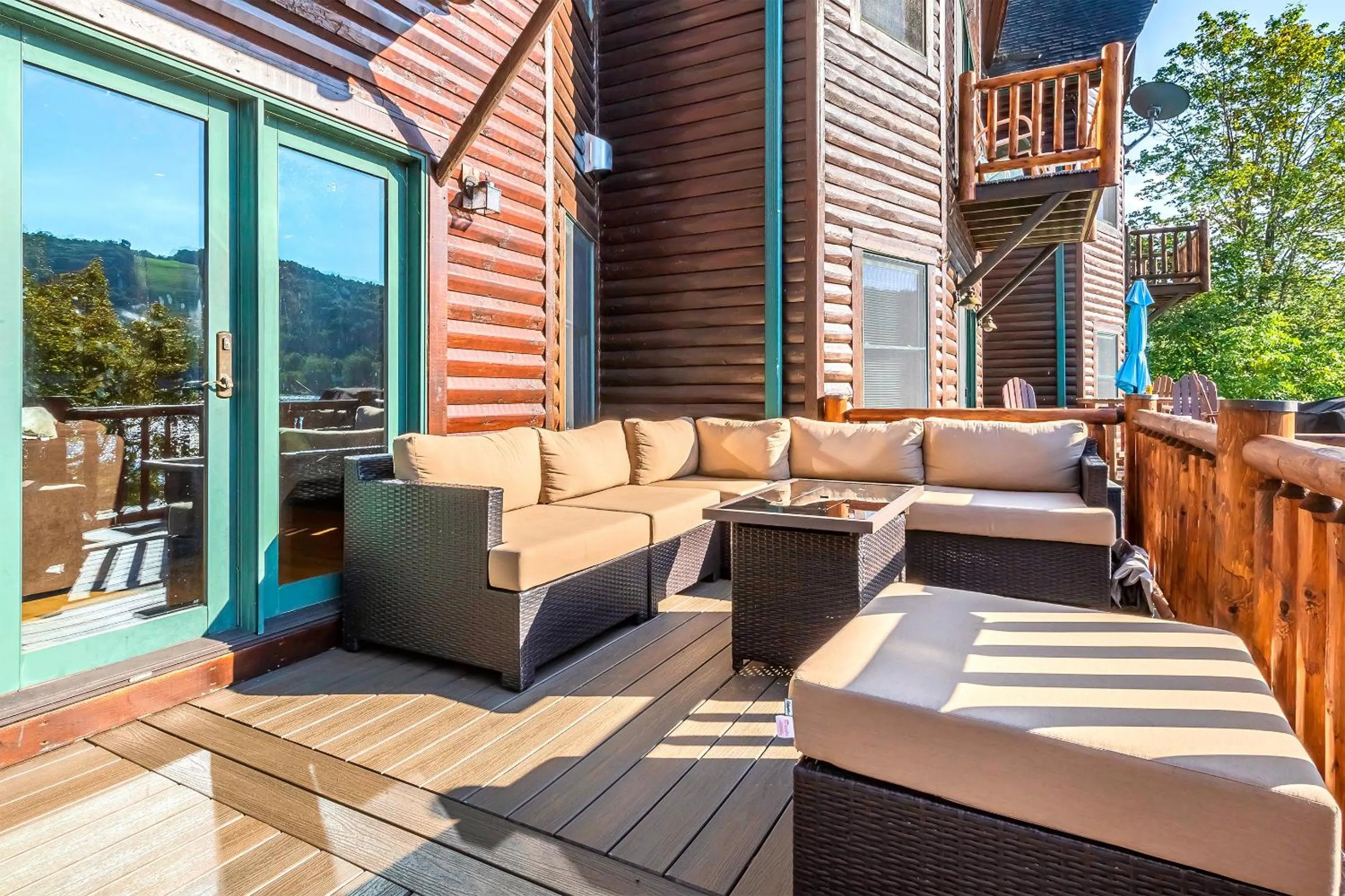 Property building in Cedar Shores Villa 03