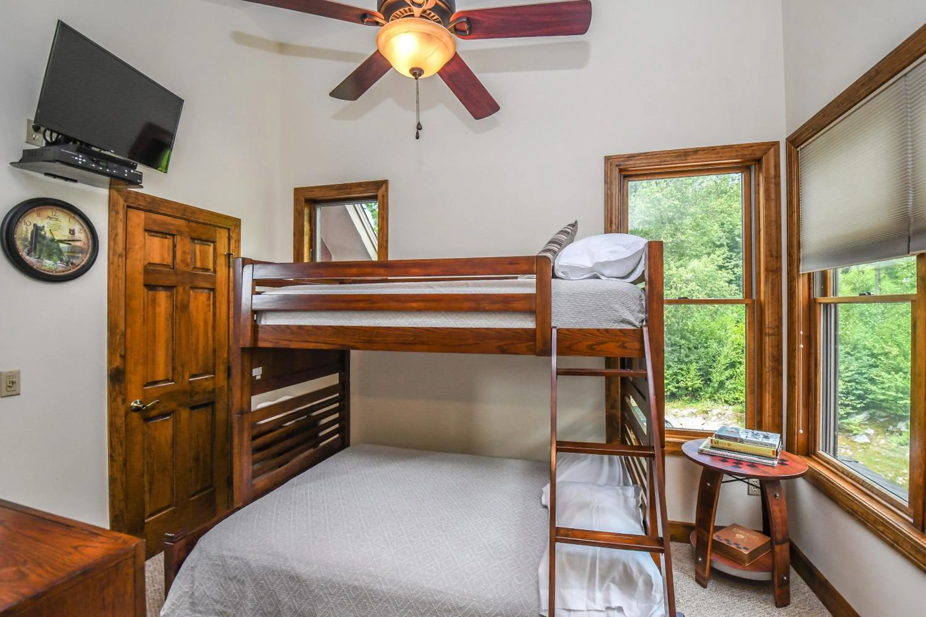 Property building, Bed in Eagles Rest