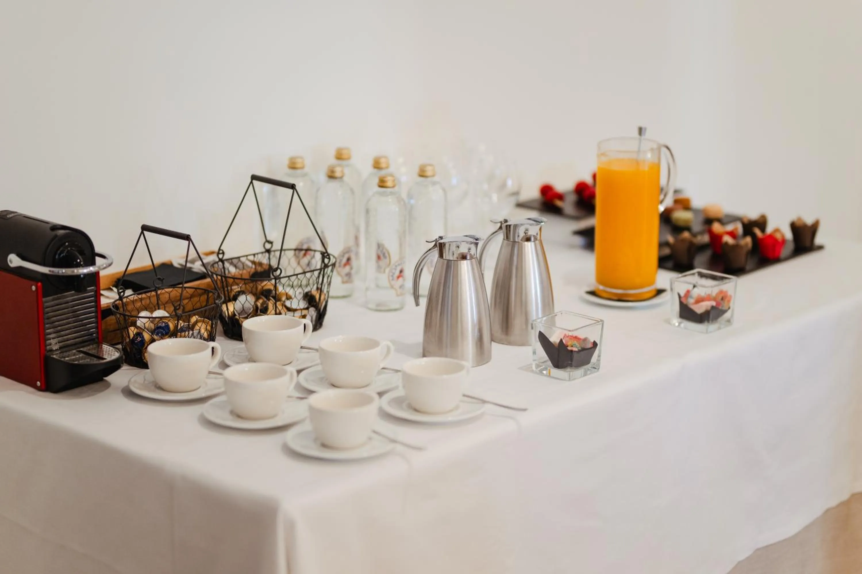 Coffee/tea facilities in Secrets Mallorca Villamil Resort & Spa - Adults Only (+18)