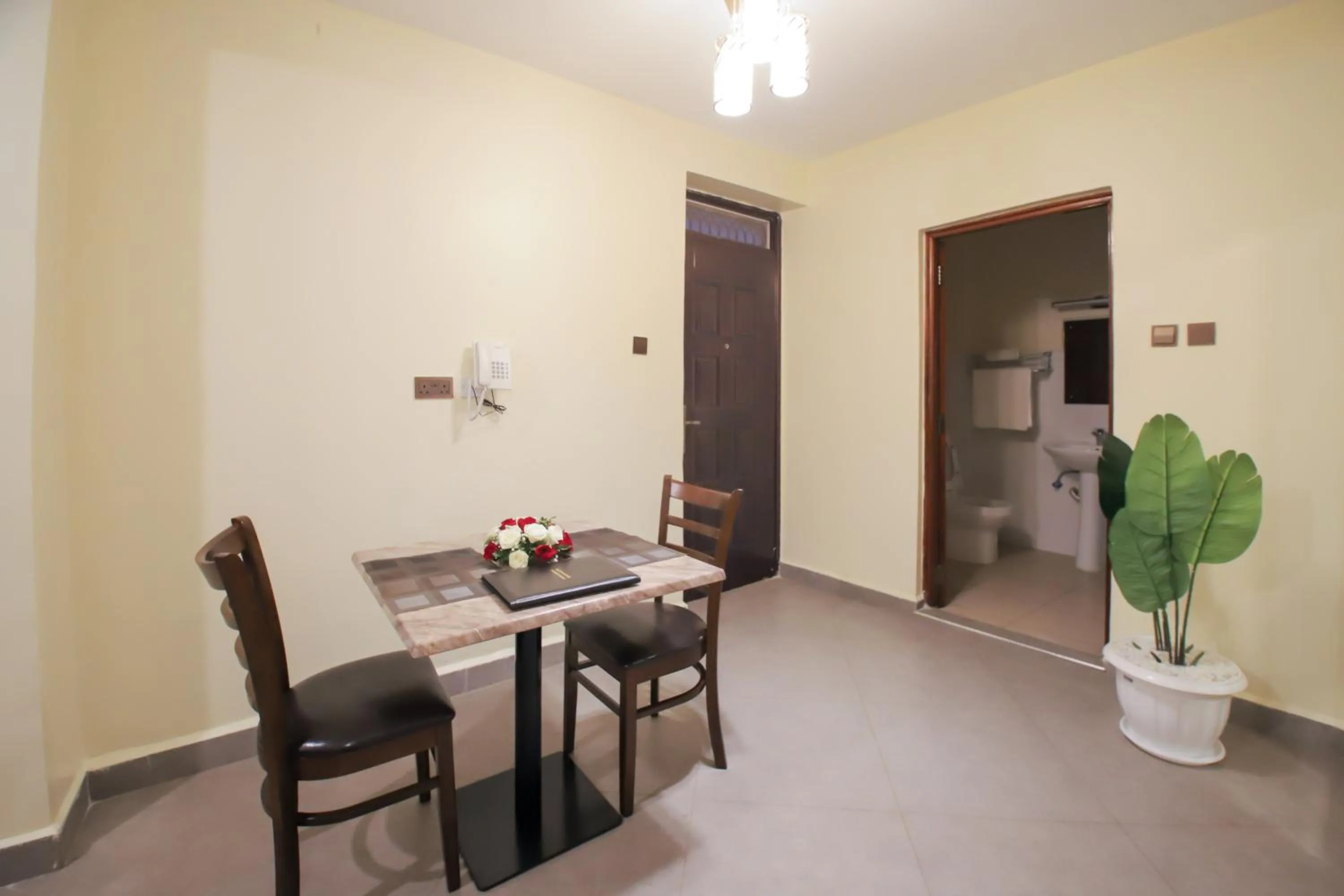 Dining area in Lantern Serviced Apartments