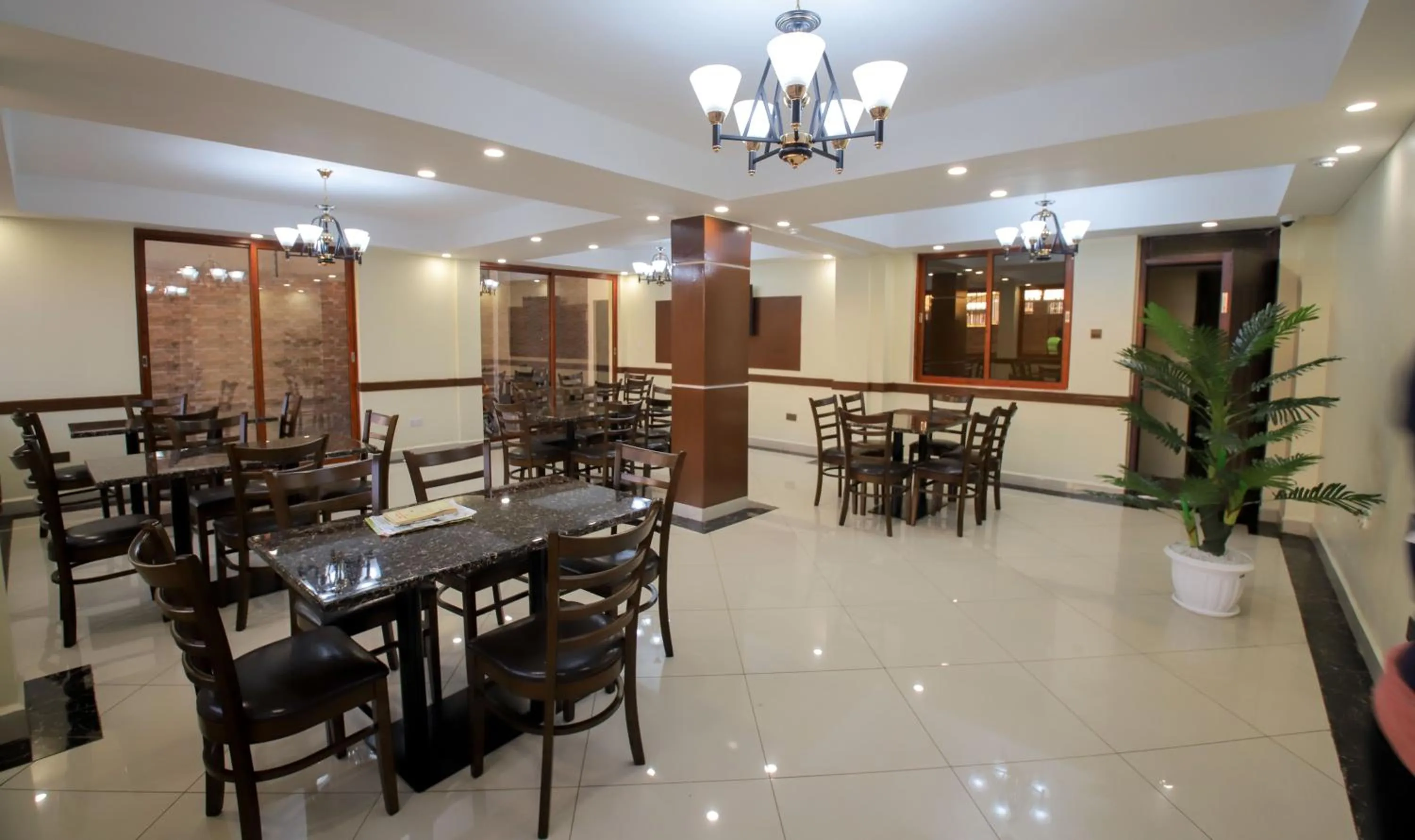 Restaurant/places to eat in Lantern Serviced Apartments