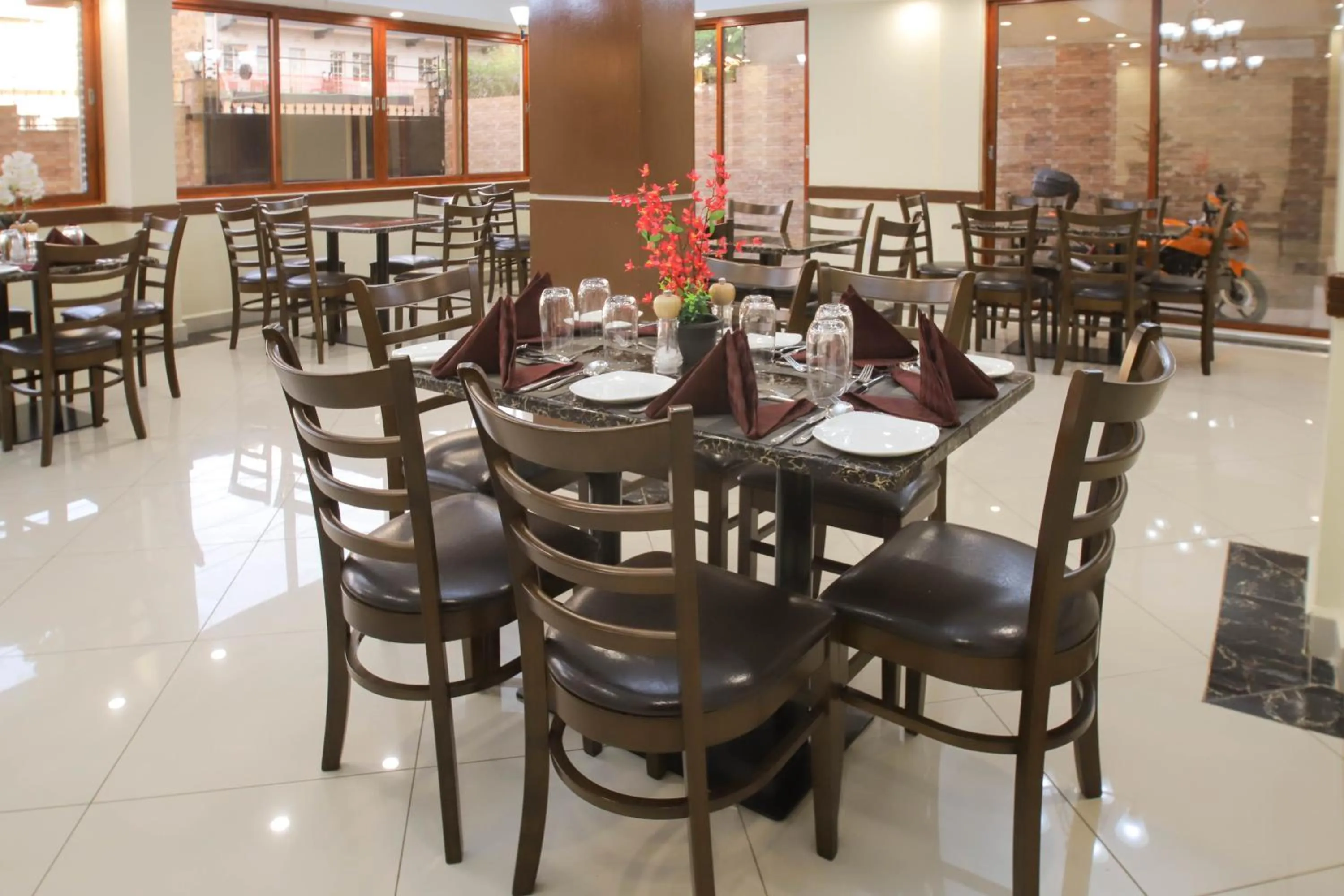 Restaurant/places to eat in Lantern Serviced Apartments