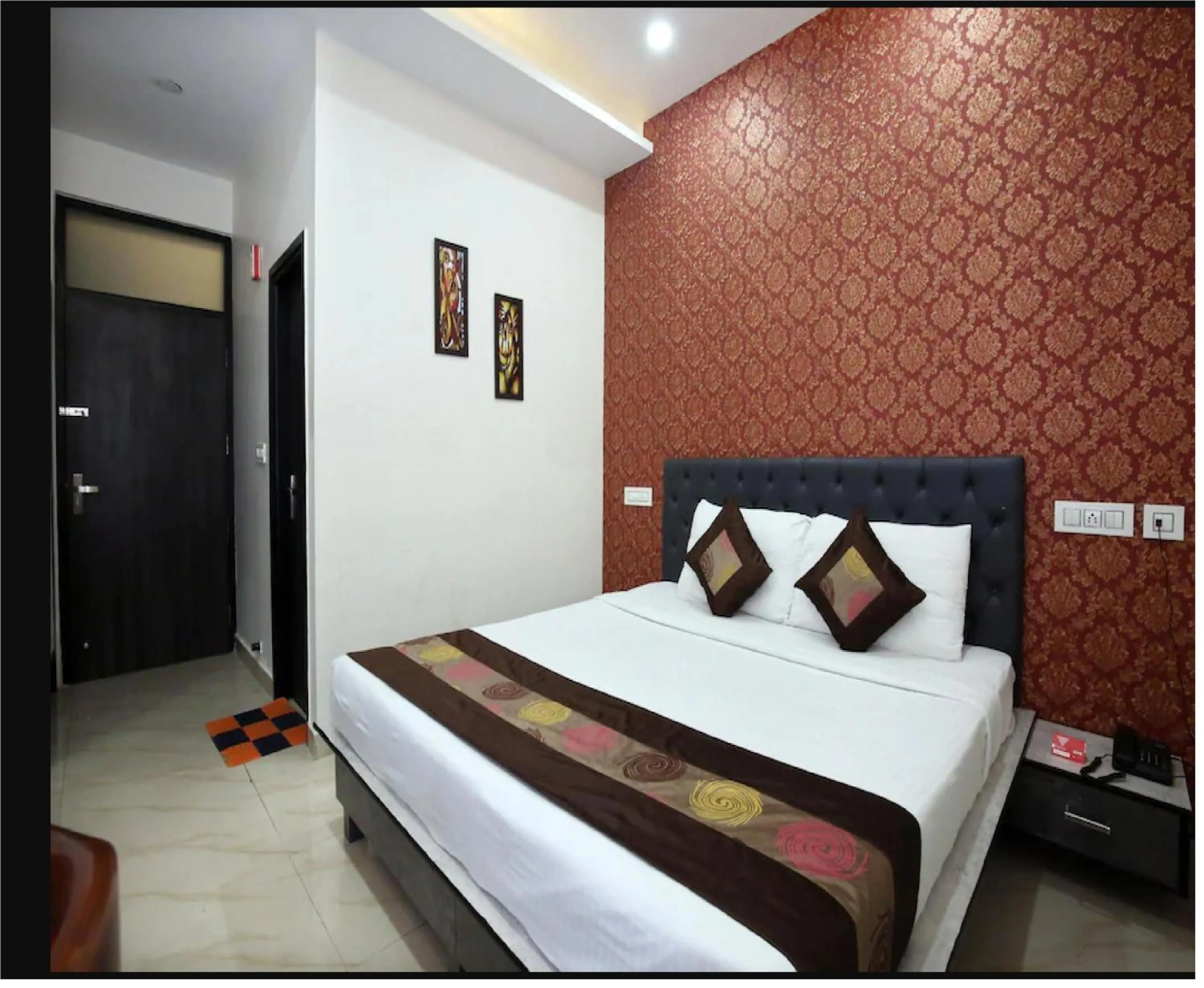 Bed in Hotel Cross Road By WB Inn