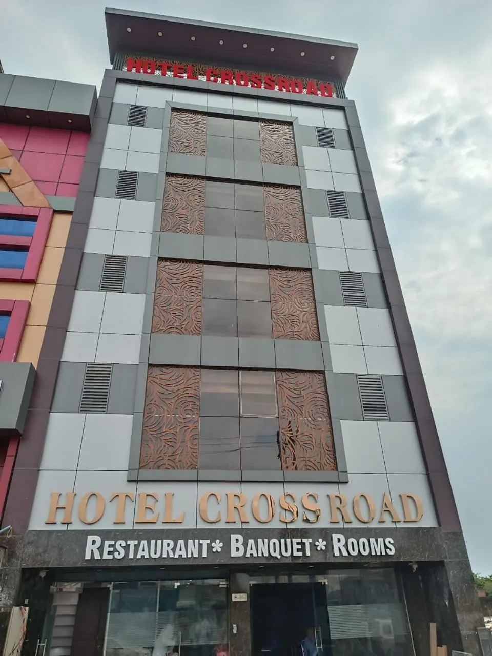 Property Building in Hotel Cross Road By WB Inn